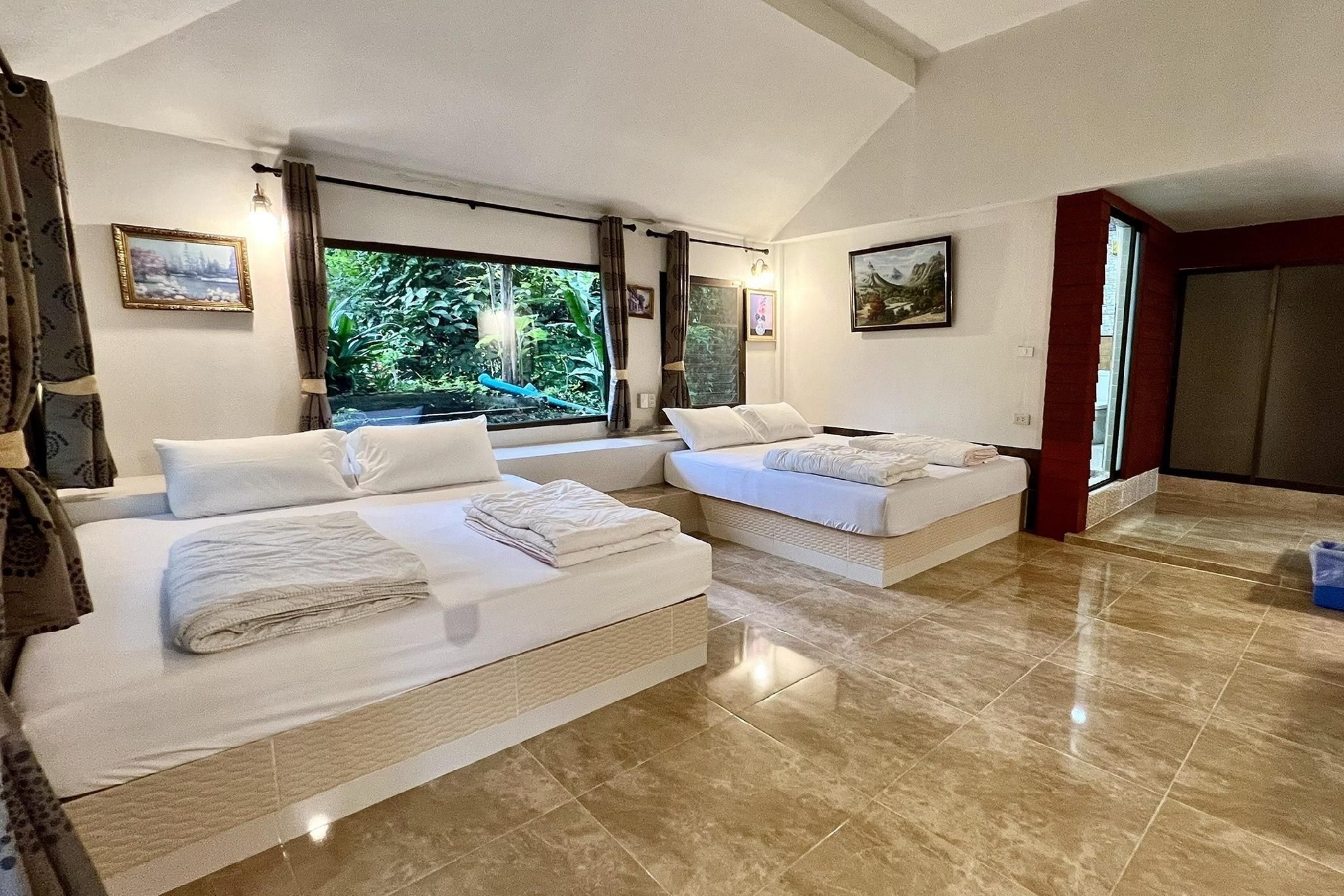 Premium Quadruple Room