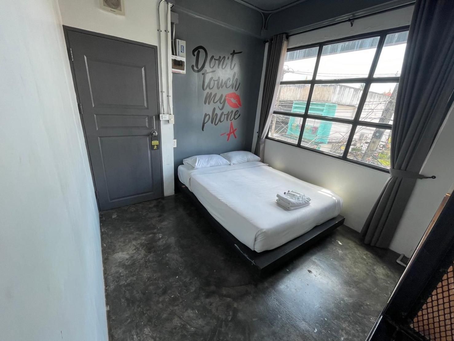 Standard Double Room with Shared Bathroom