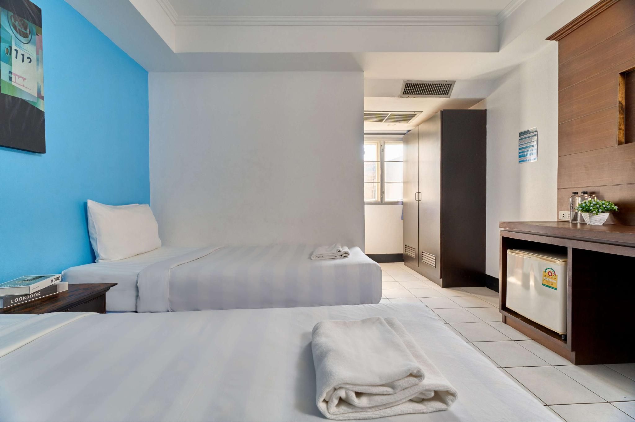 Budget Twin Room with Private Bathroom