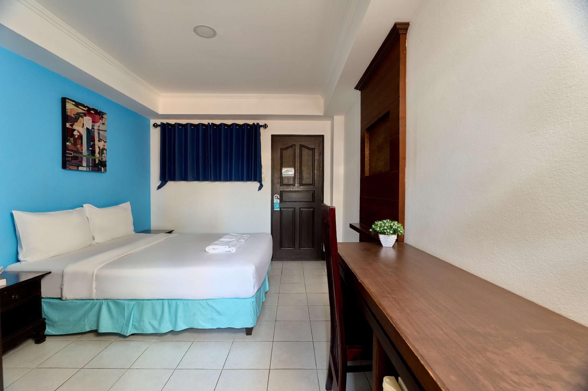 Budget Double Room with Private Bathroom