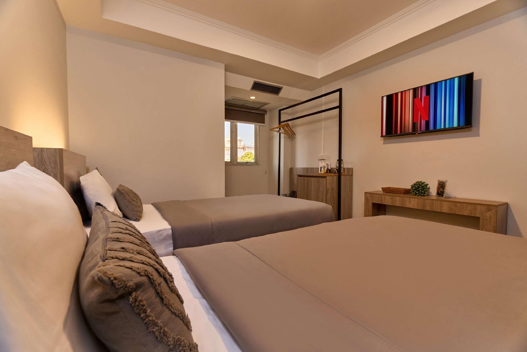 Standard Twin Room - Non-Smoking