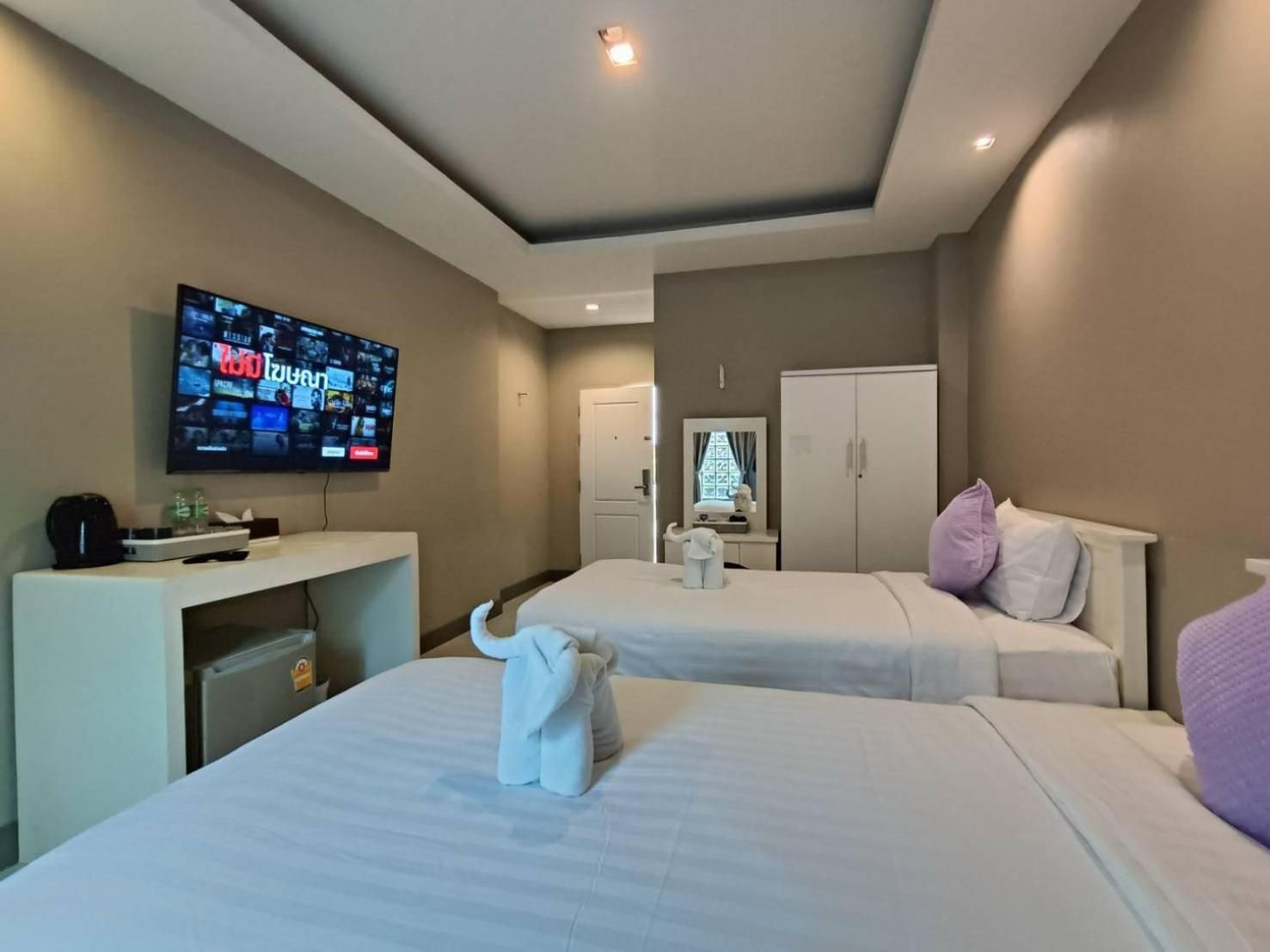 Standard Twin Room