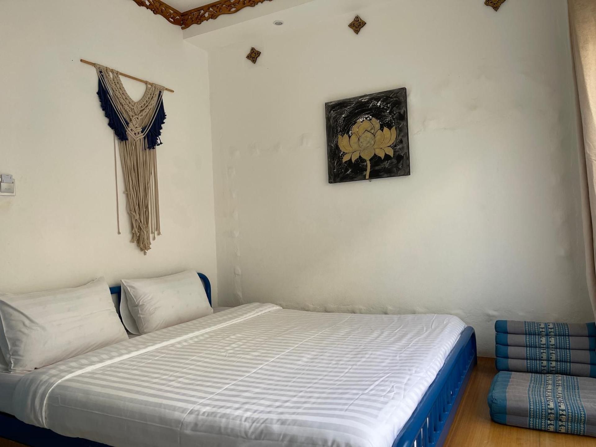 Single Room With Private Bathroom