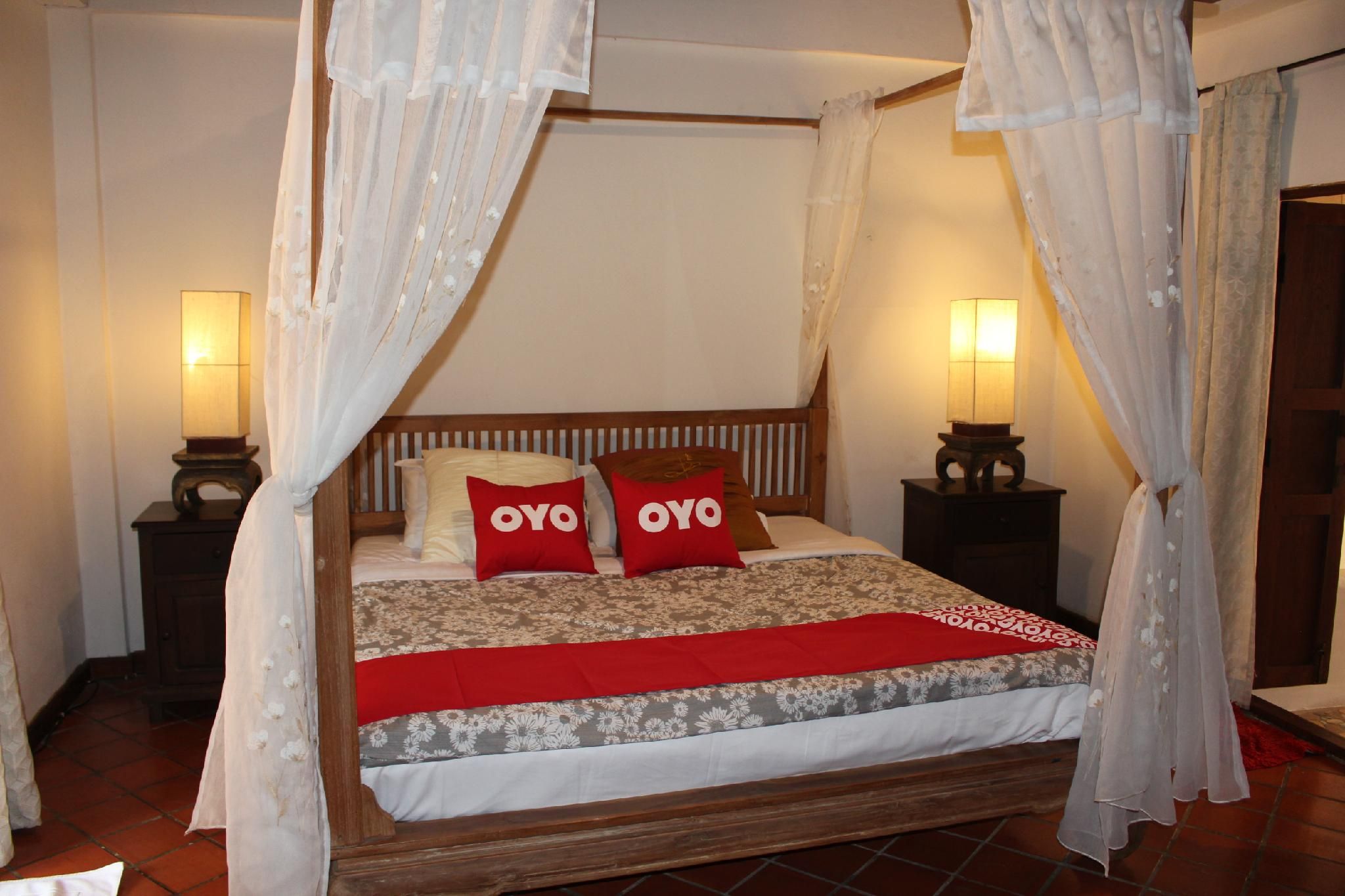 Deluxe Double Room Pool View