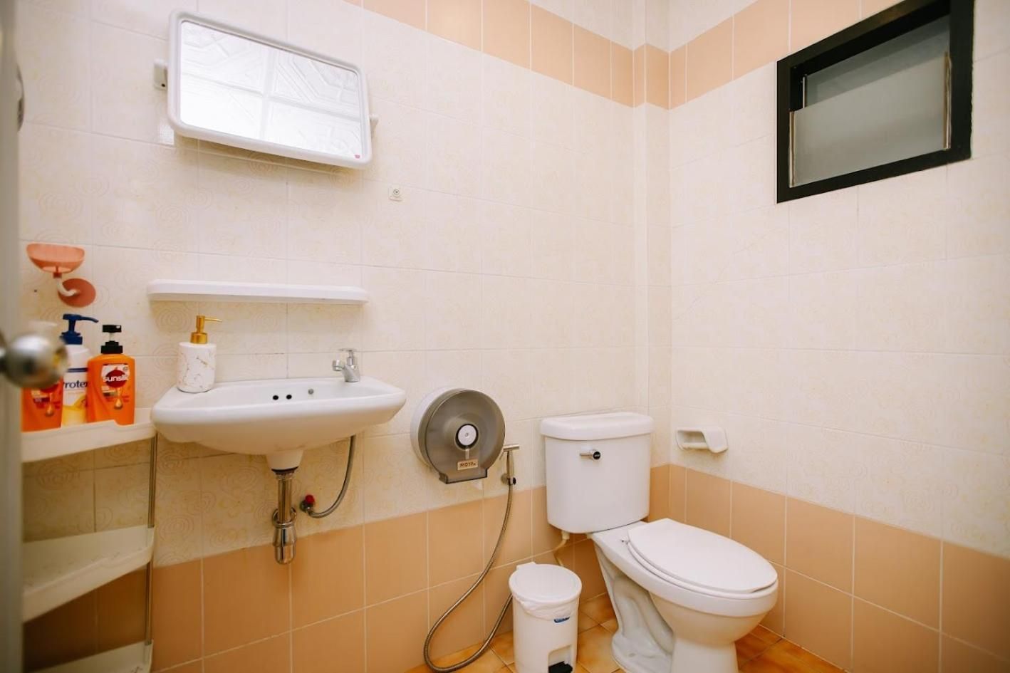 Twin Room with Shared Bathroom