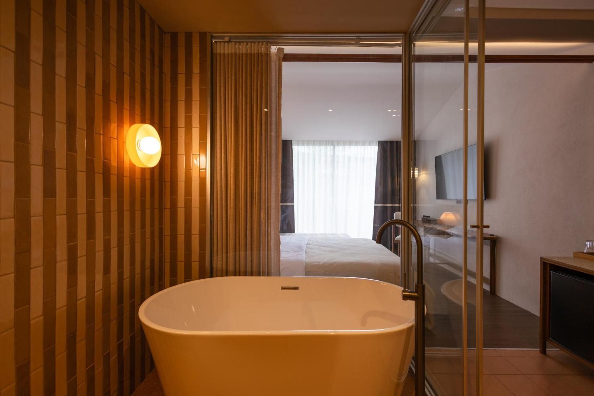 Deluxe Garden View - King Bed