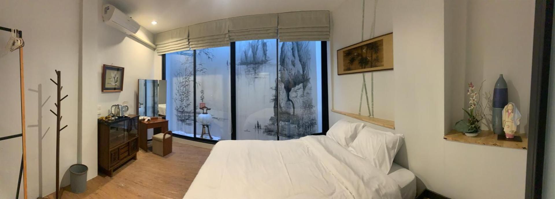 Queen Room