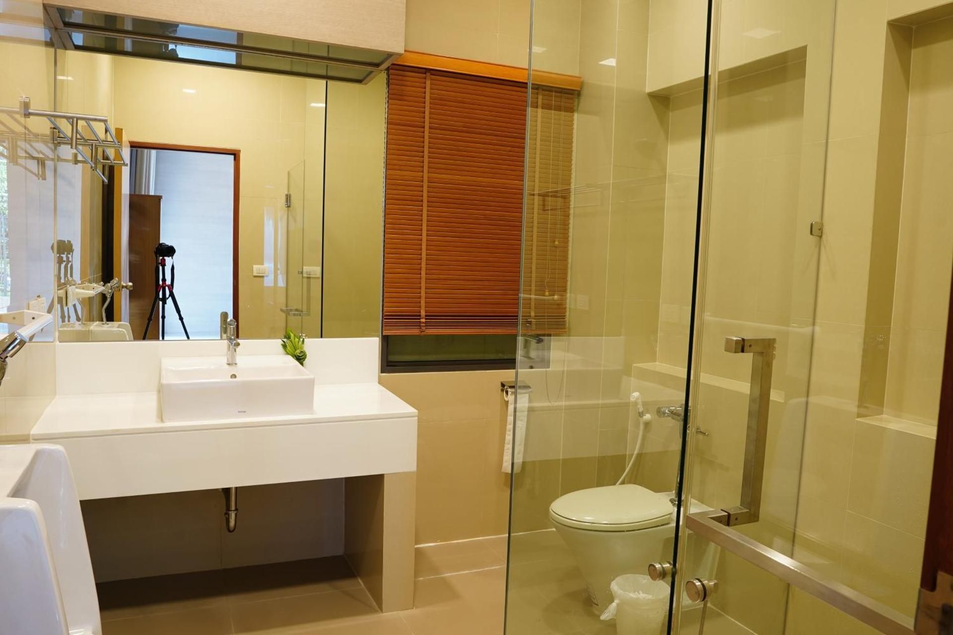 Deluxe Pool Access Room