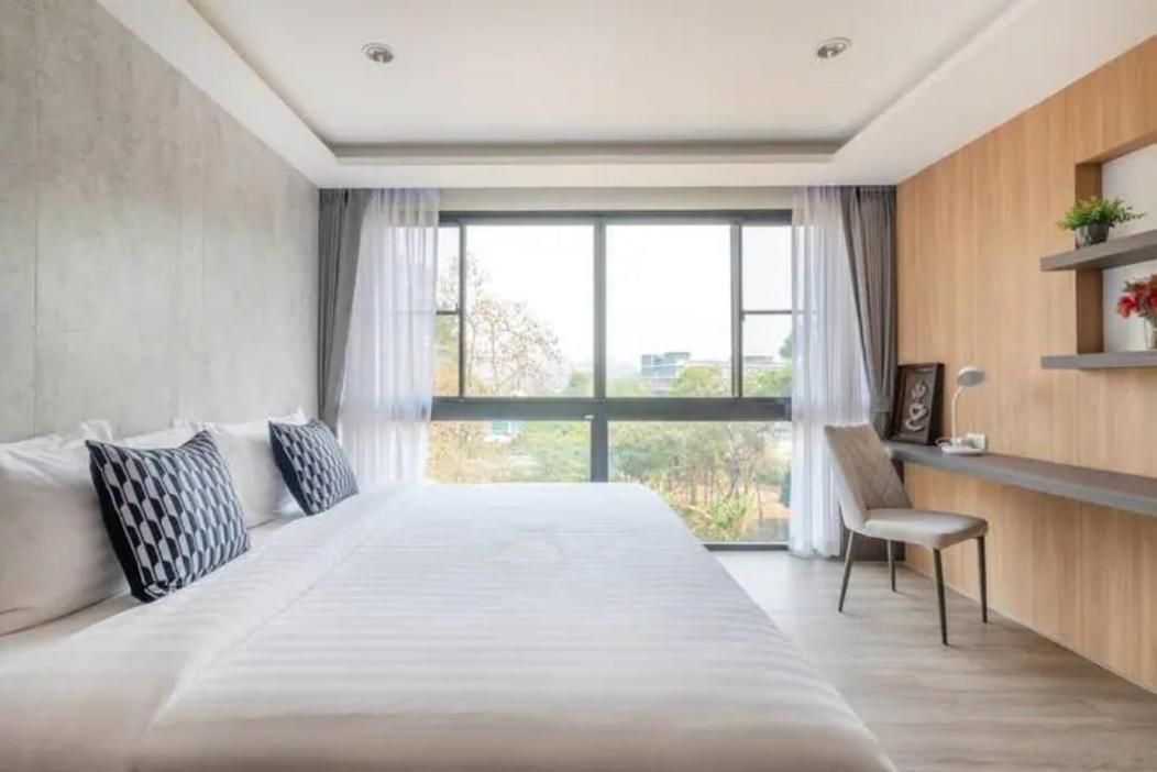 One Bedroom Suite - King