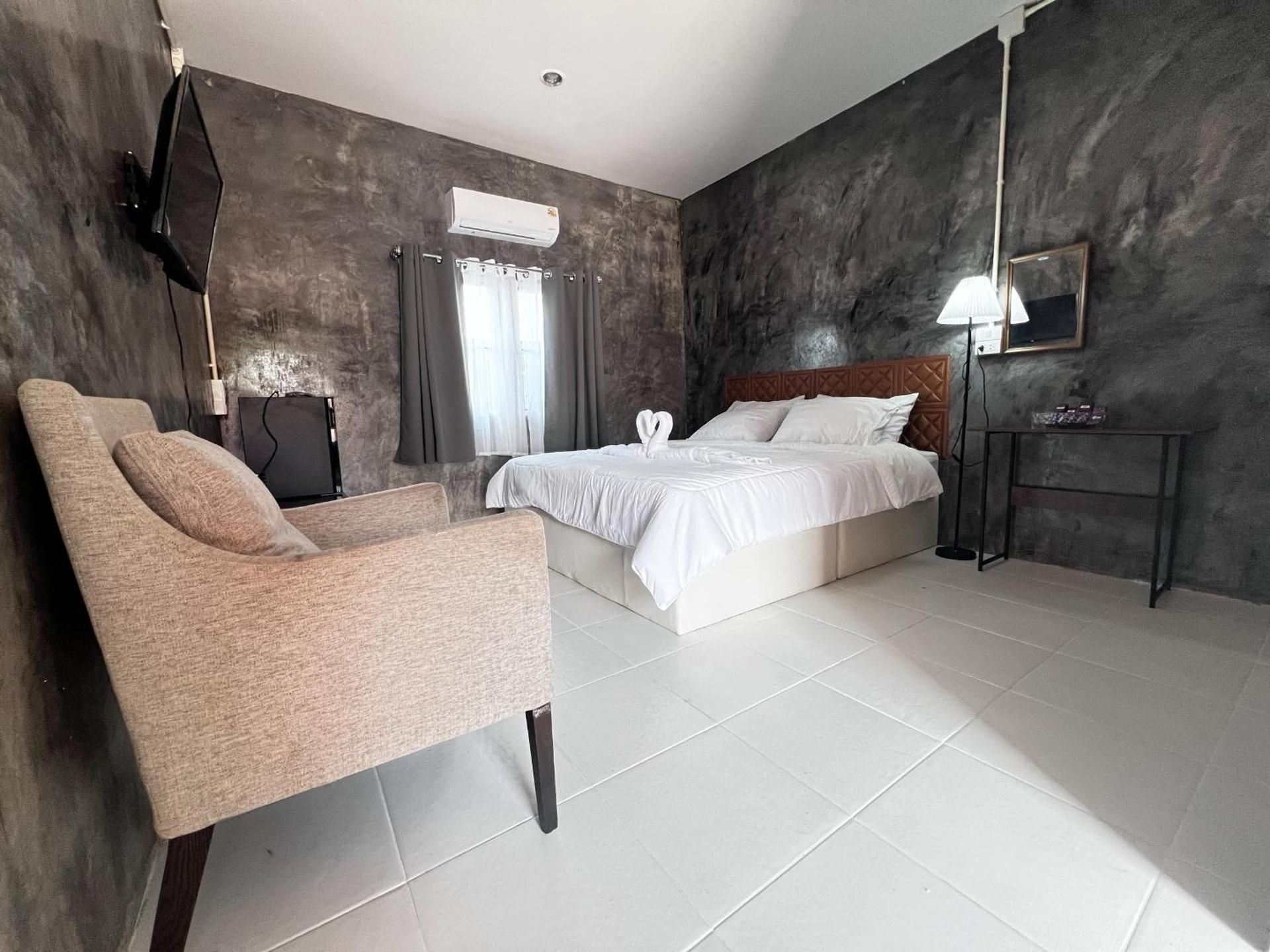 Twin Room with Private Bathroom