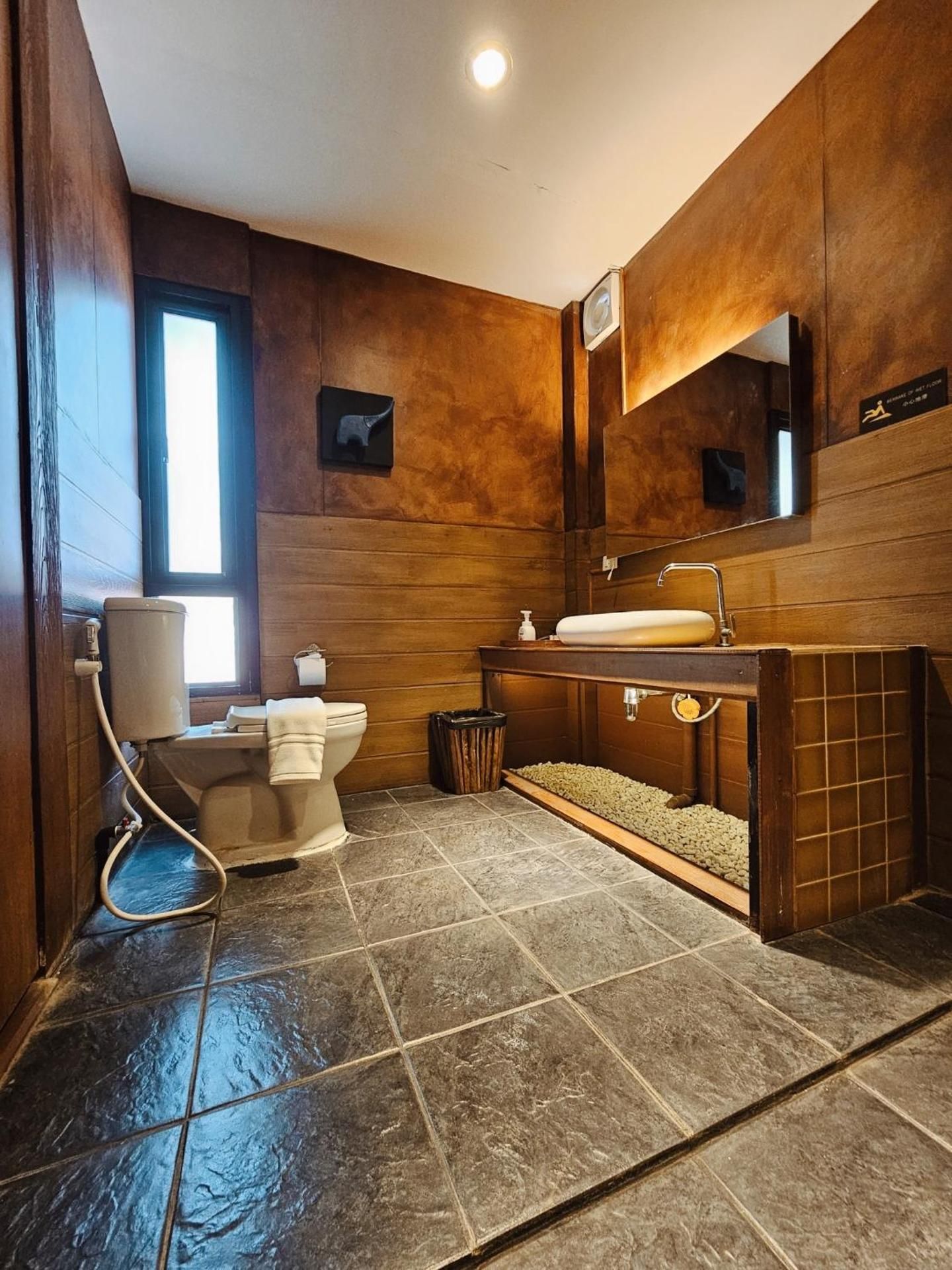 Poolside King Room