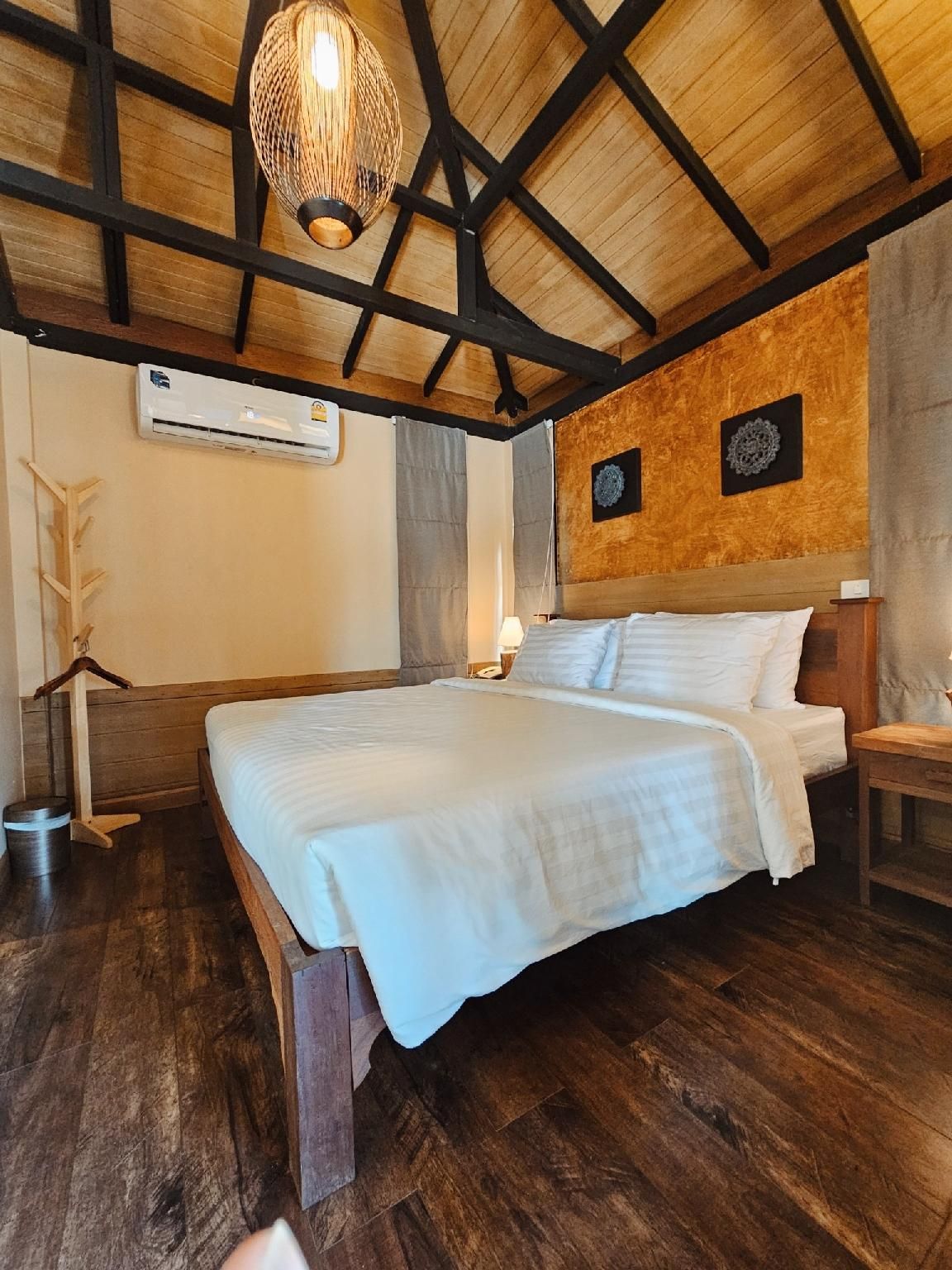 Poolside King Room