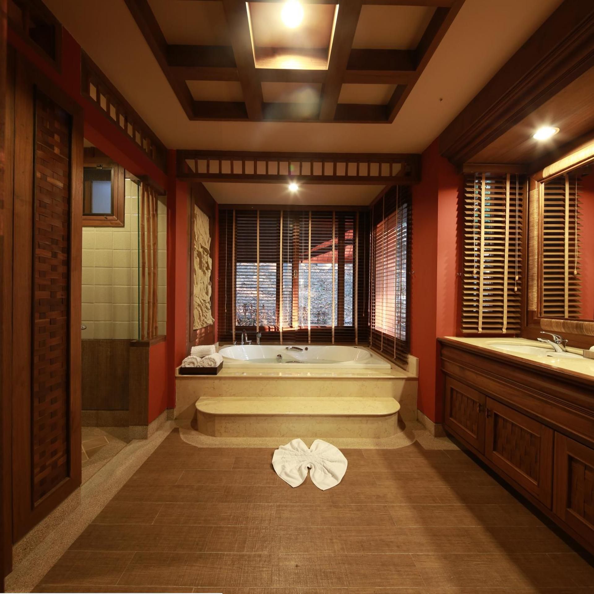 Kasalong-Kham 2-Bedroom Executive Villa with Balcony