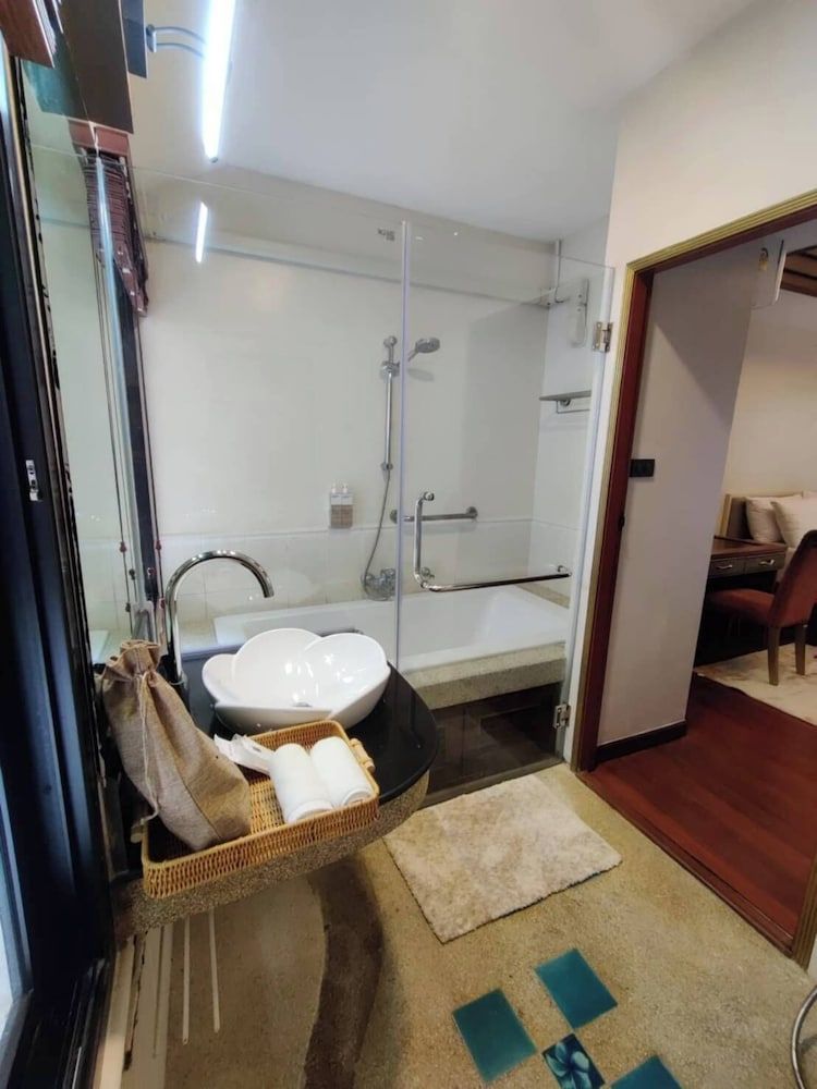 J VALLEY Resort Superior Waterfall View 3