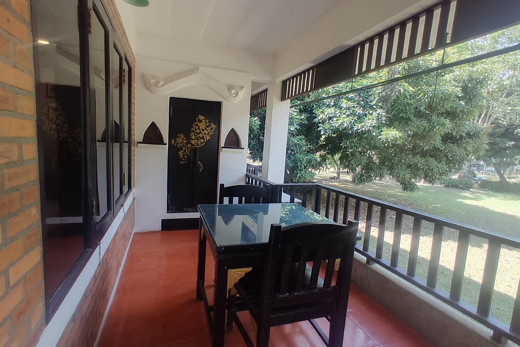 Deluxe Twin With Balcony