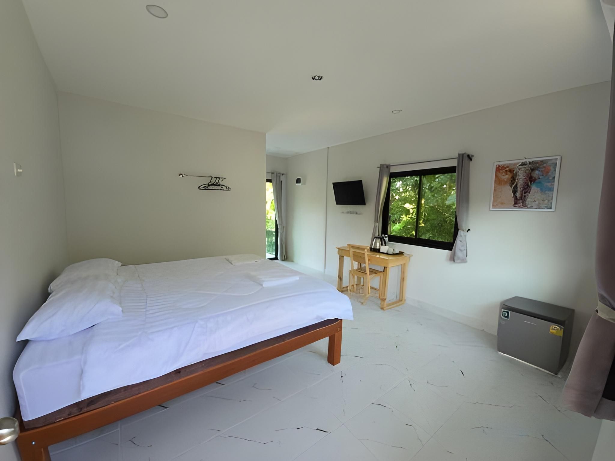 Double Room with En-Suite Bathroom