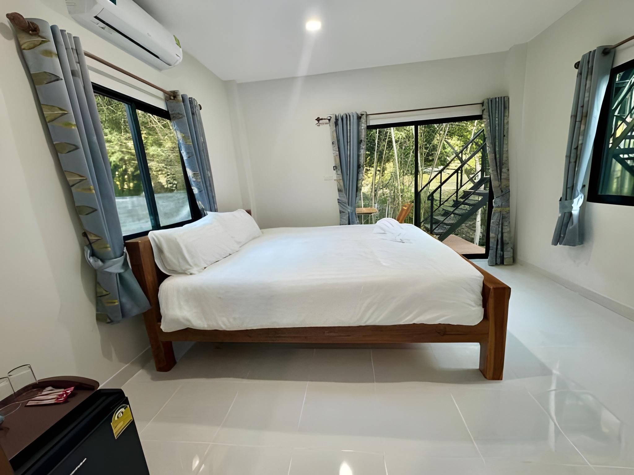 1 King Bed