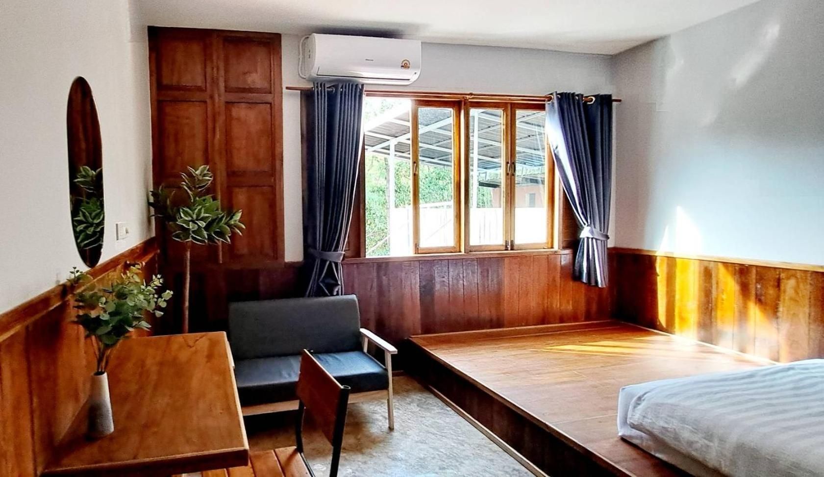 Mon Chang Home One-Bedroom House