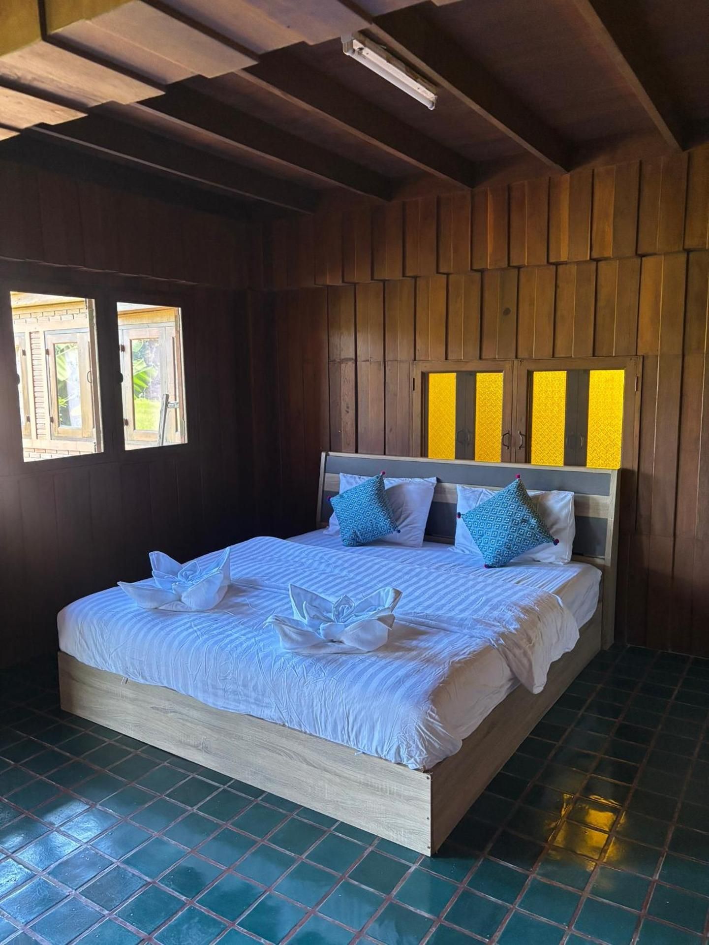 Deluxe Queen Room
