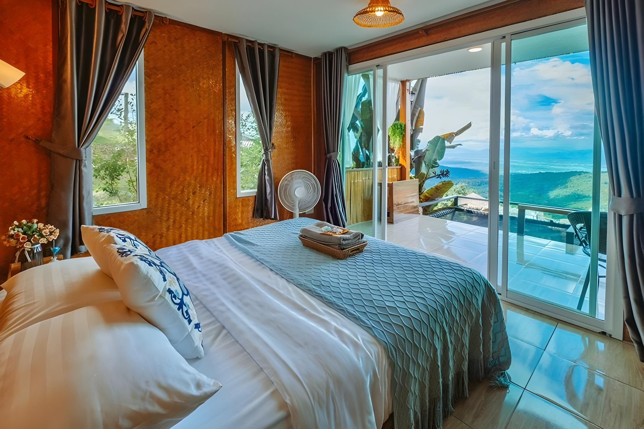 Single Room with Private Bathroom