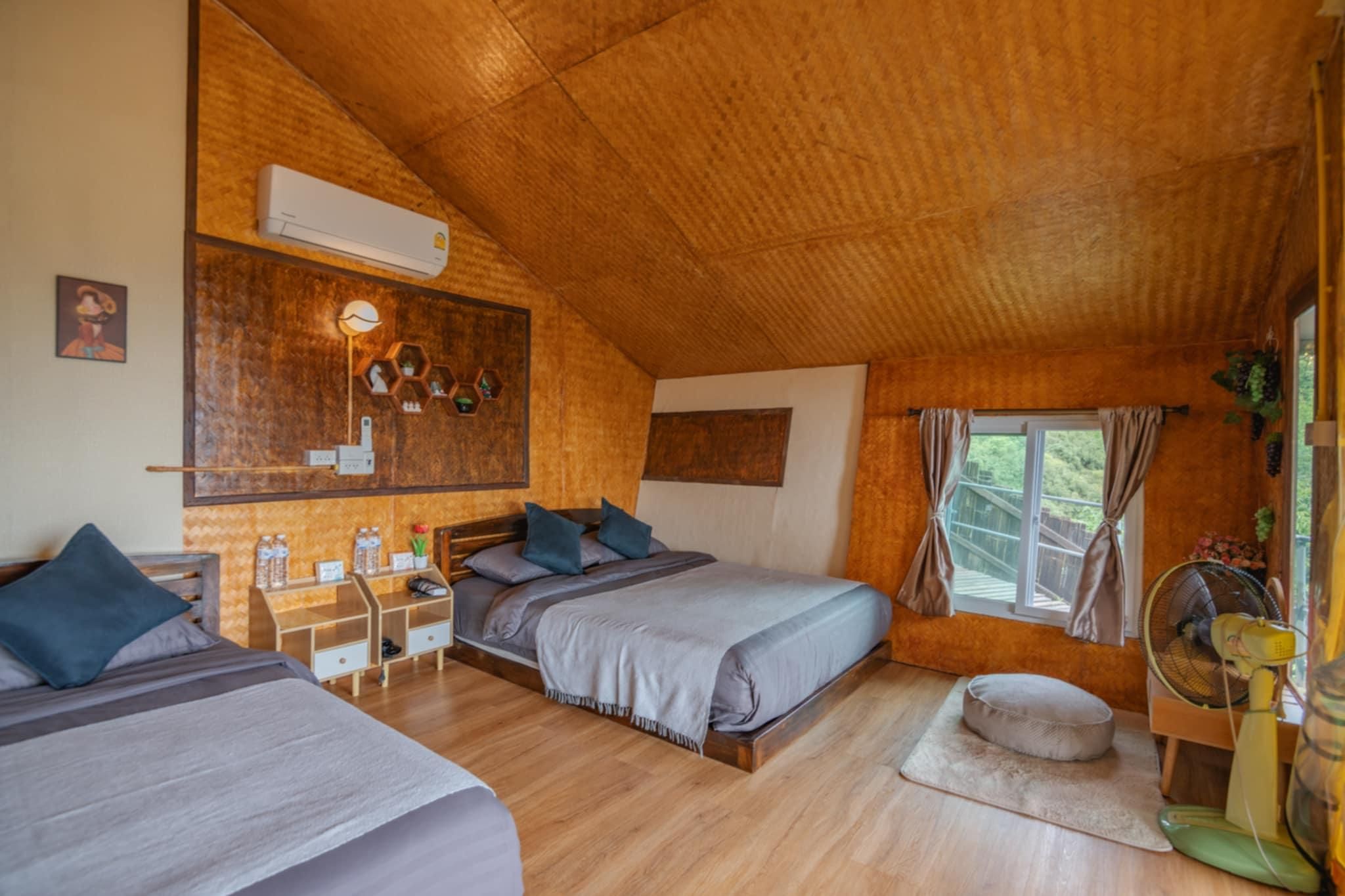 Deluxe Double or Twin Room with Window