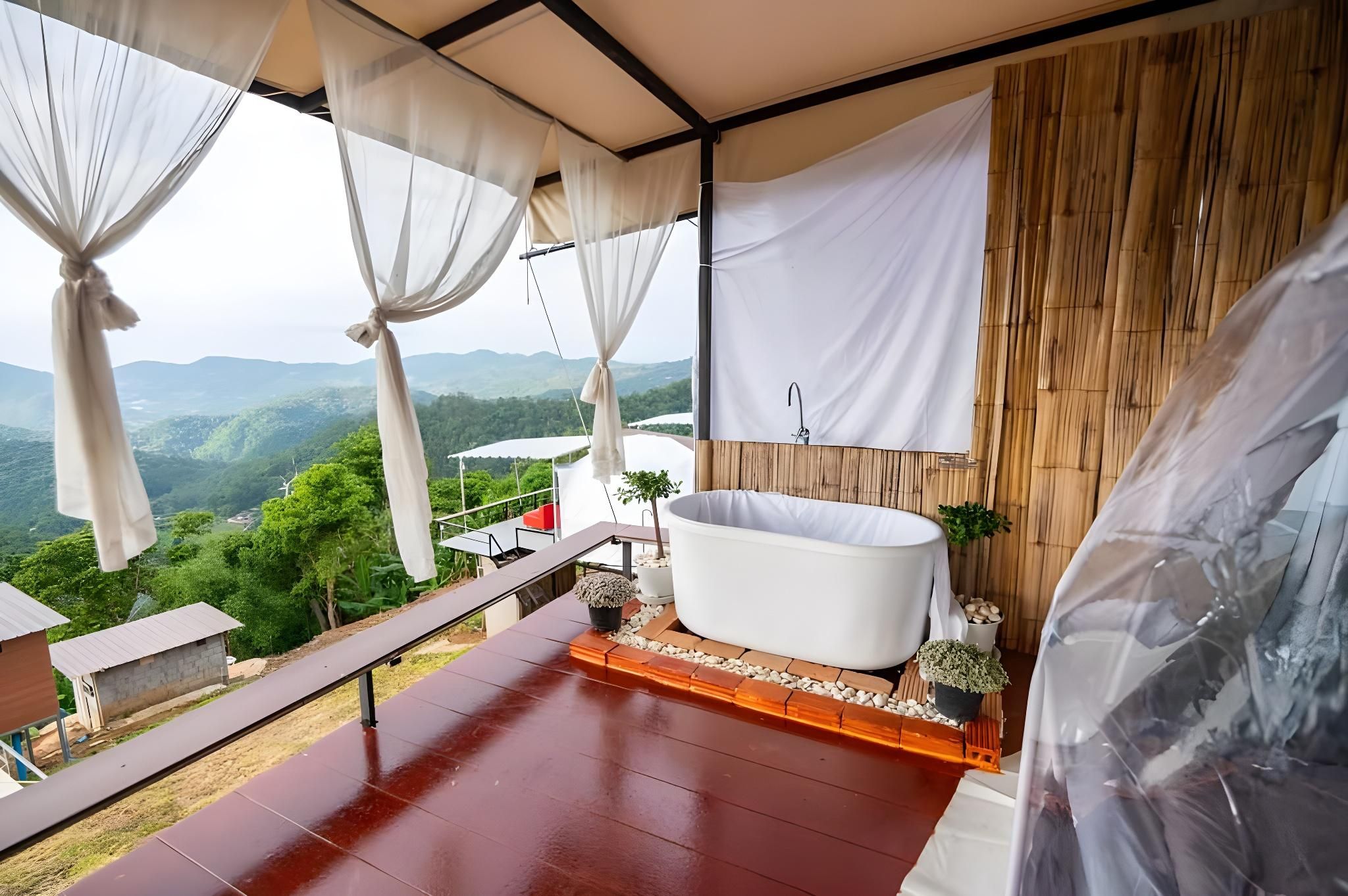 Deluxe Hill View Room