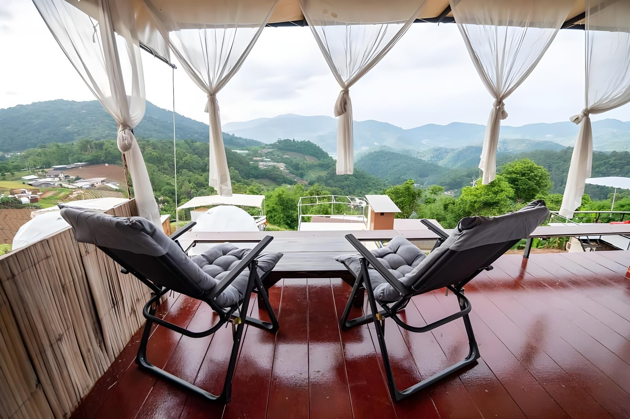 Deluxe Hill View Room