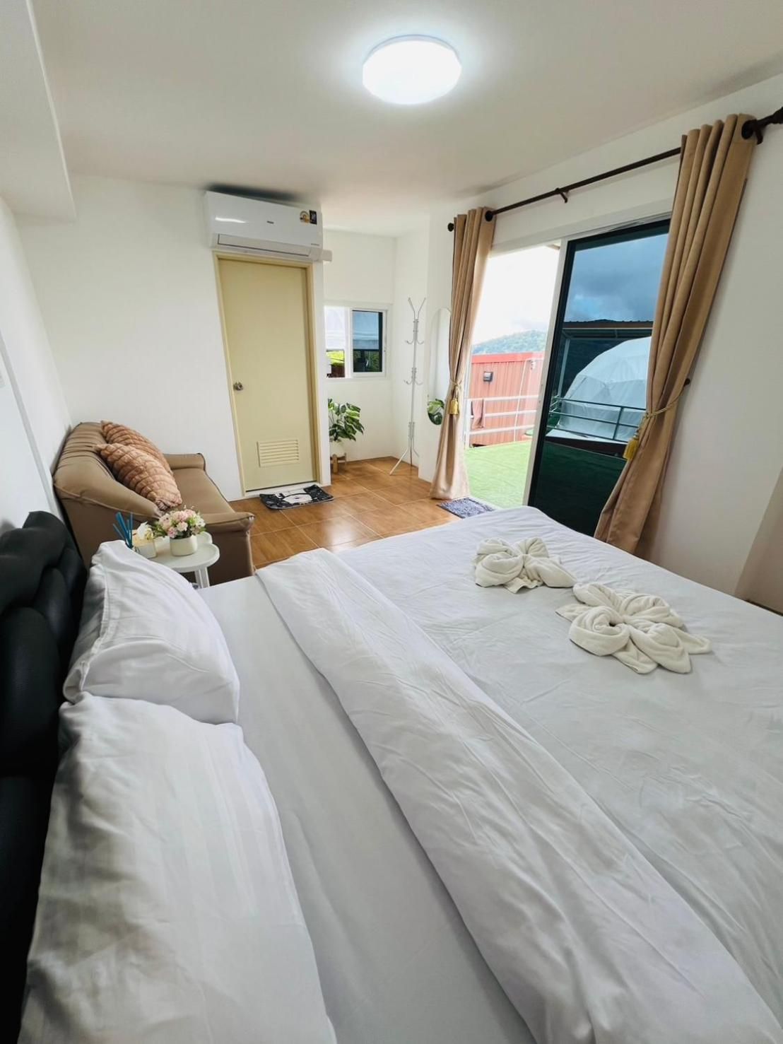 One-Bedroom Bungalow
