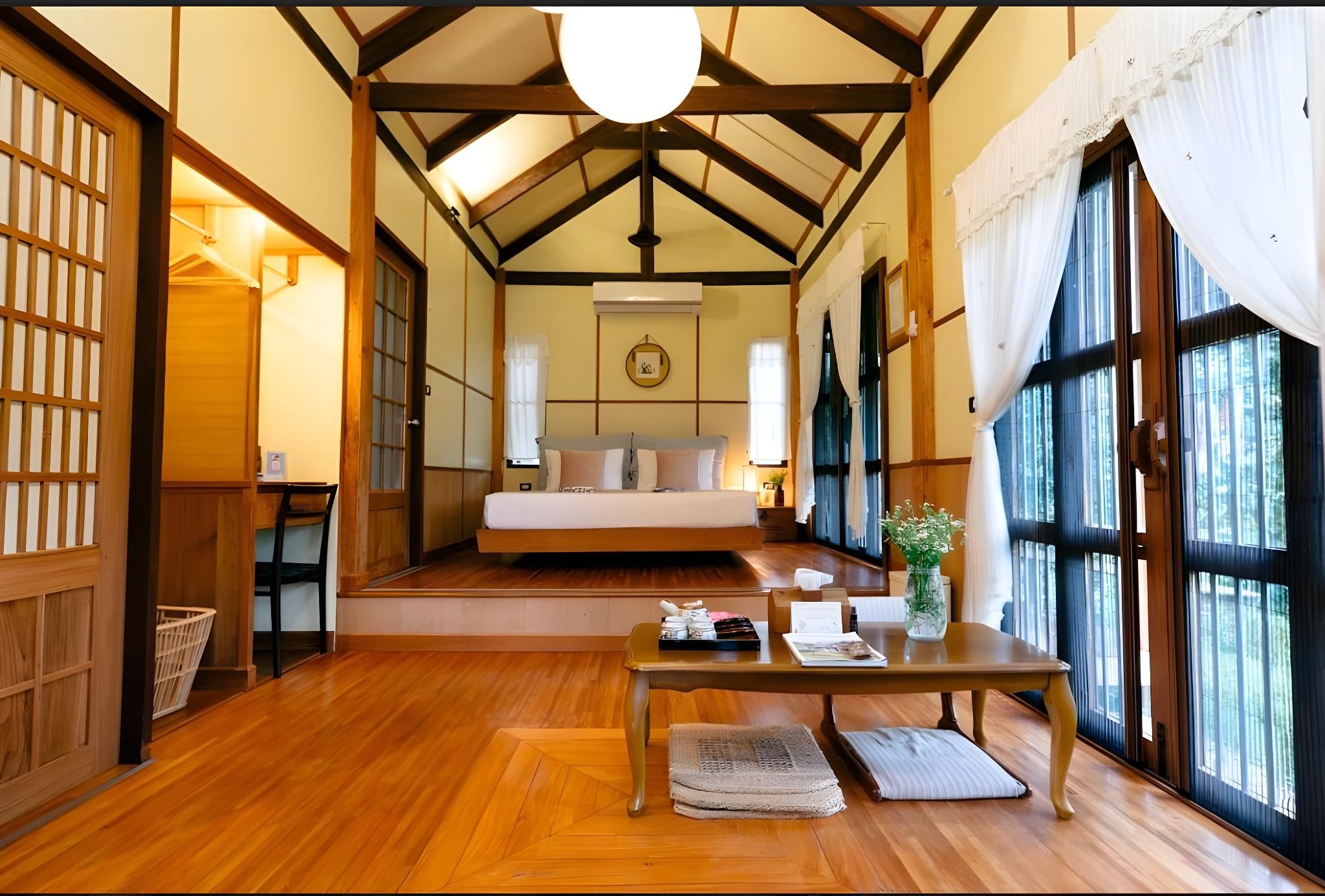 Grand One Bedroom King Suite with Balcony