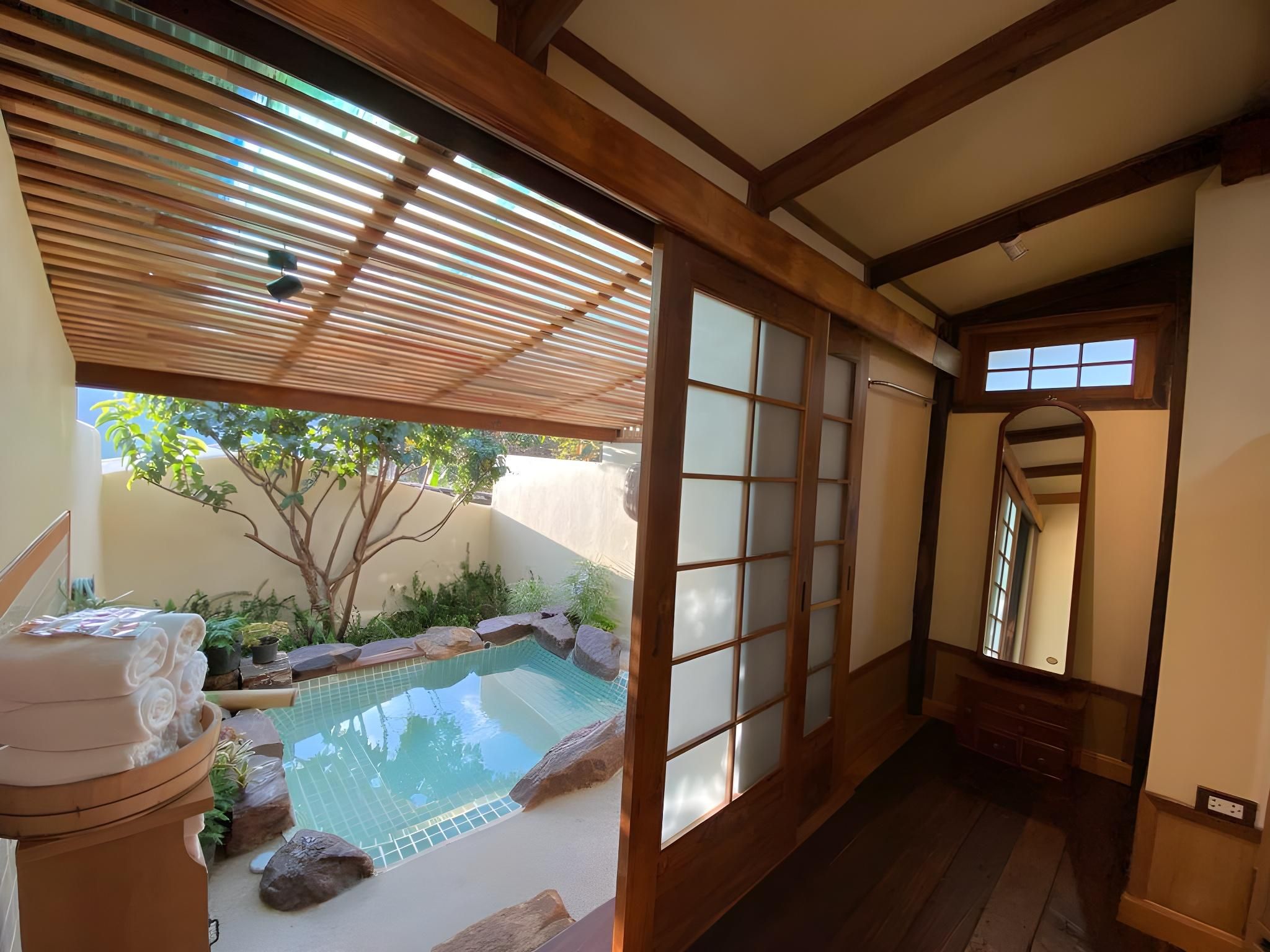 Onsen Retreat King