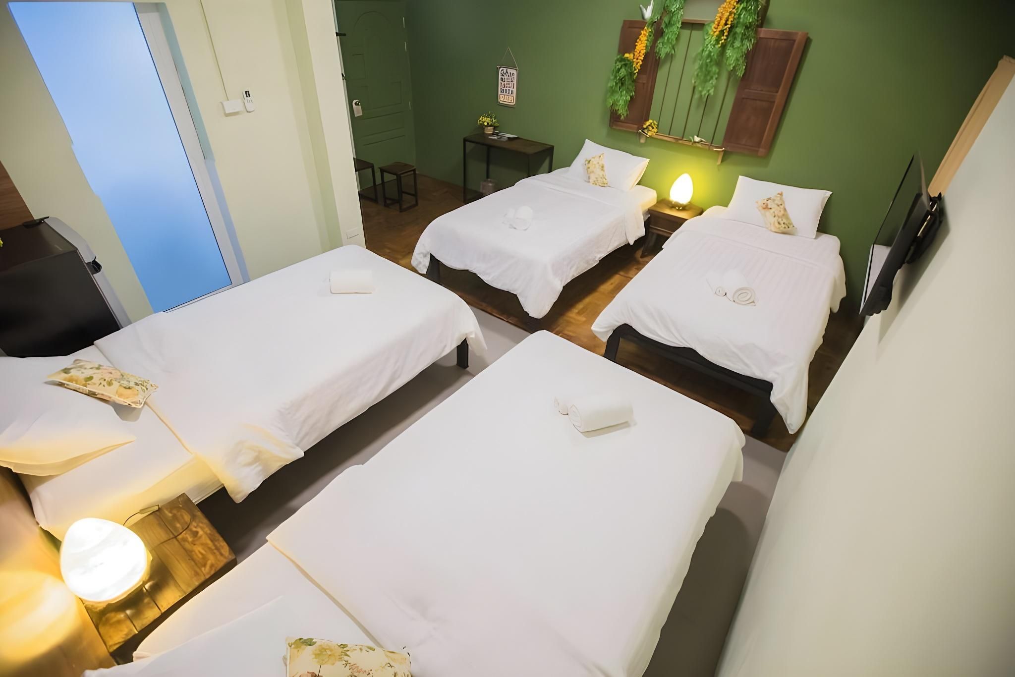 4 People Private Room