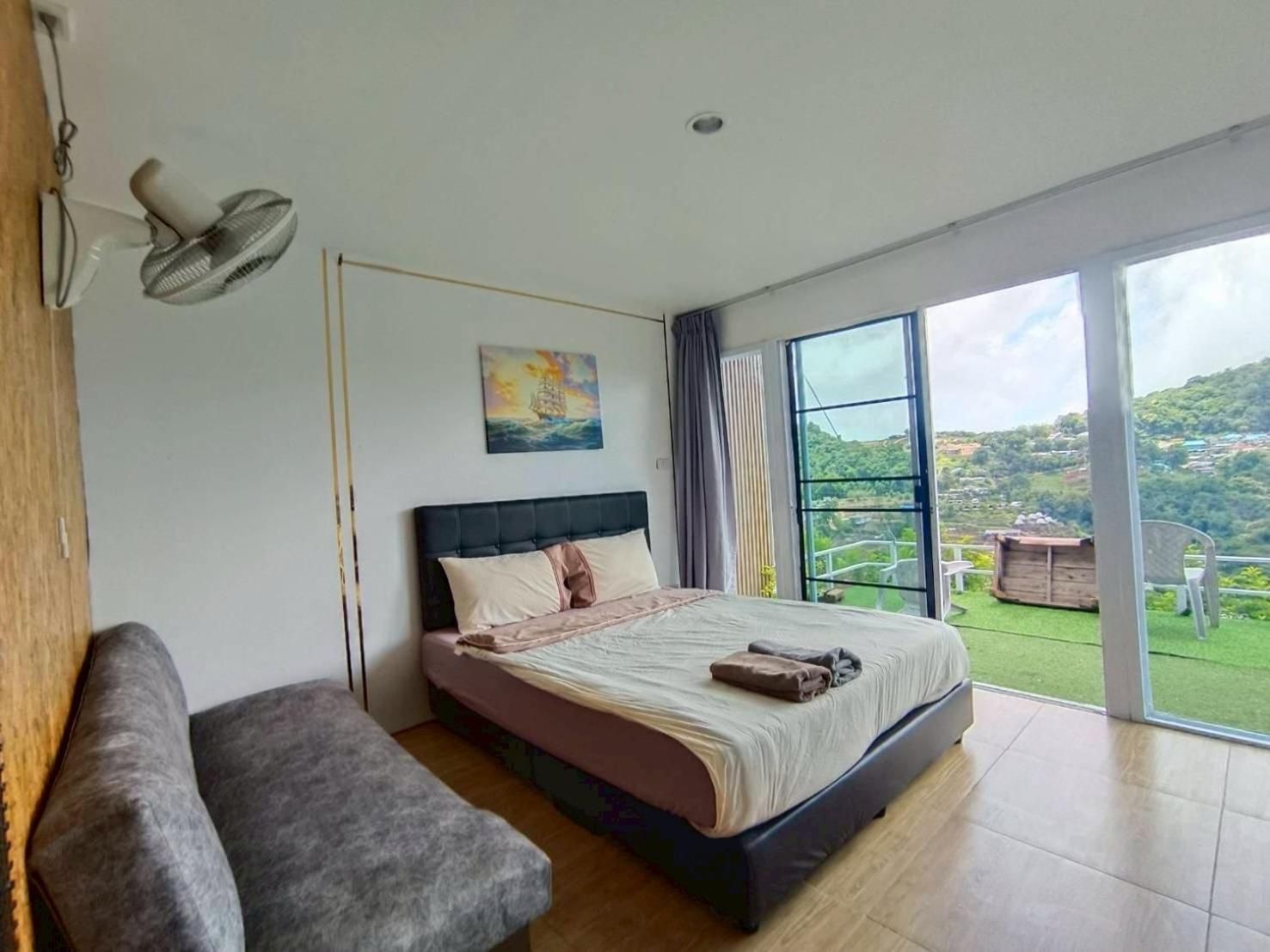 Triple Room with Private Bathroom