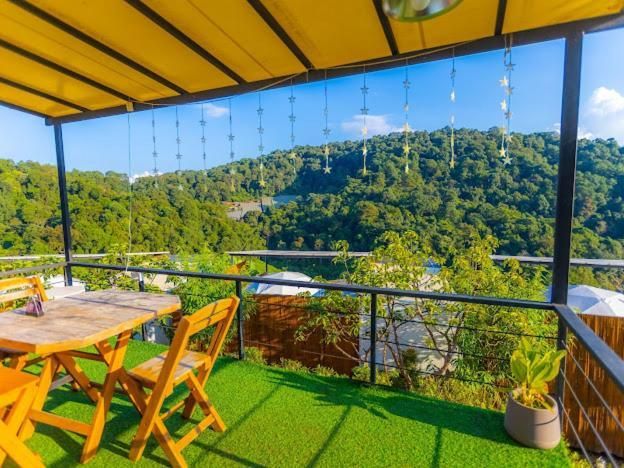 Deluxe Double or Twin Room with Balcony