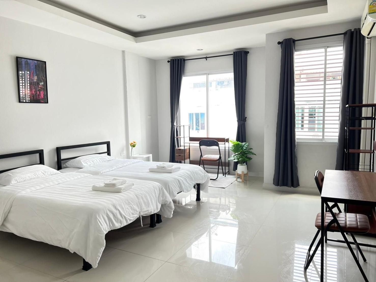 Twin Room with Private Bathroom