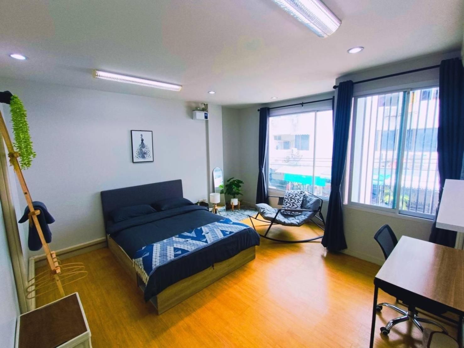 Queen Room with Shared Bathroom