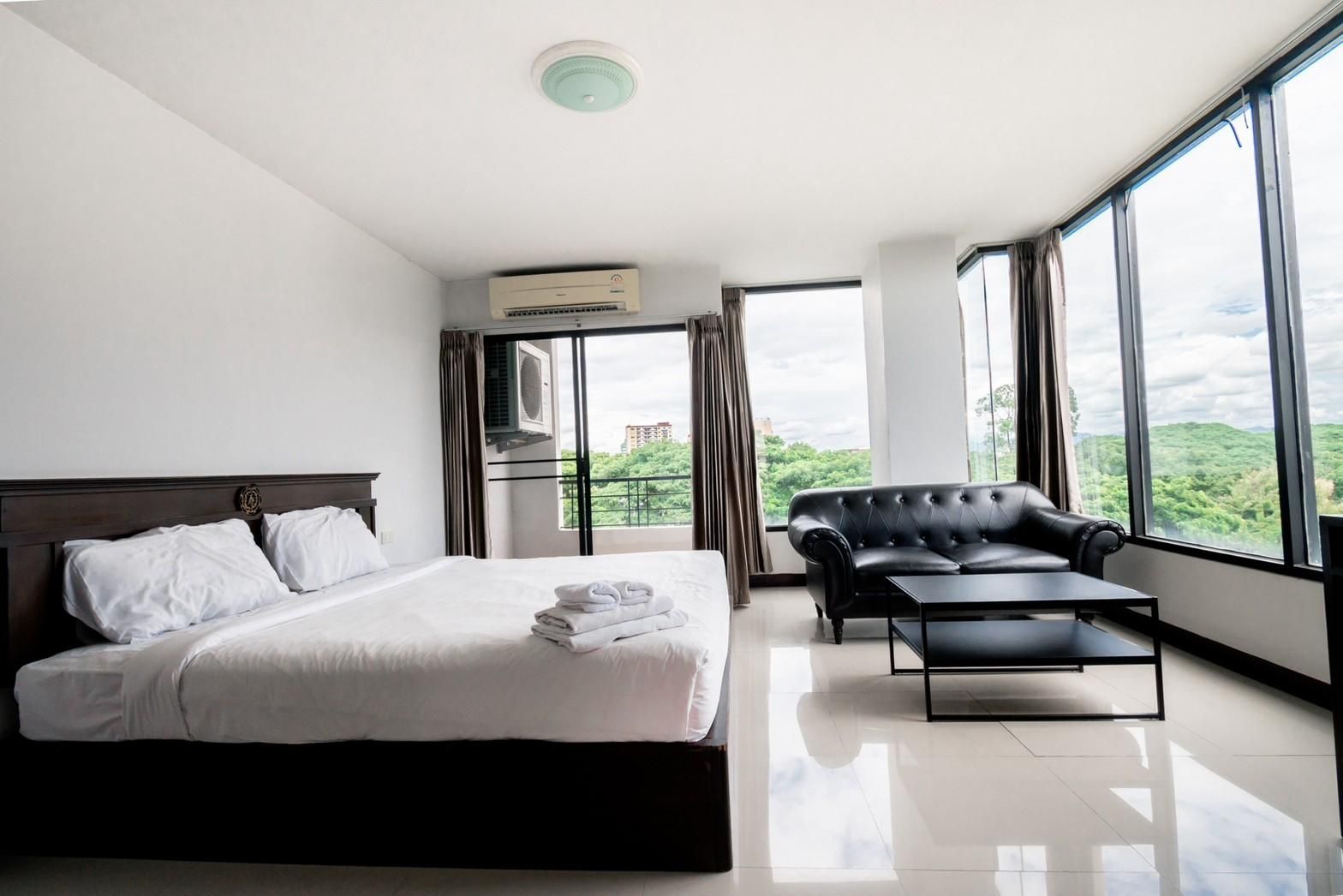 Grand Deluxe King Studio