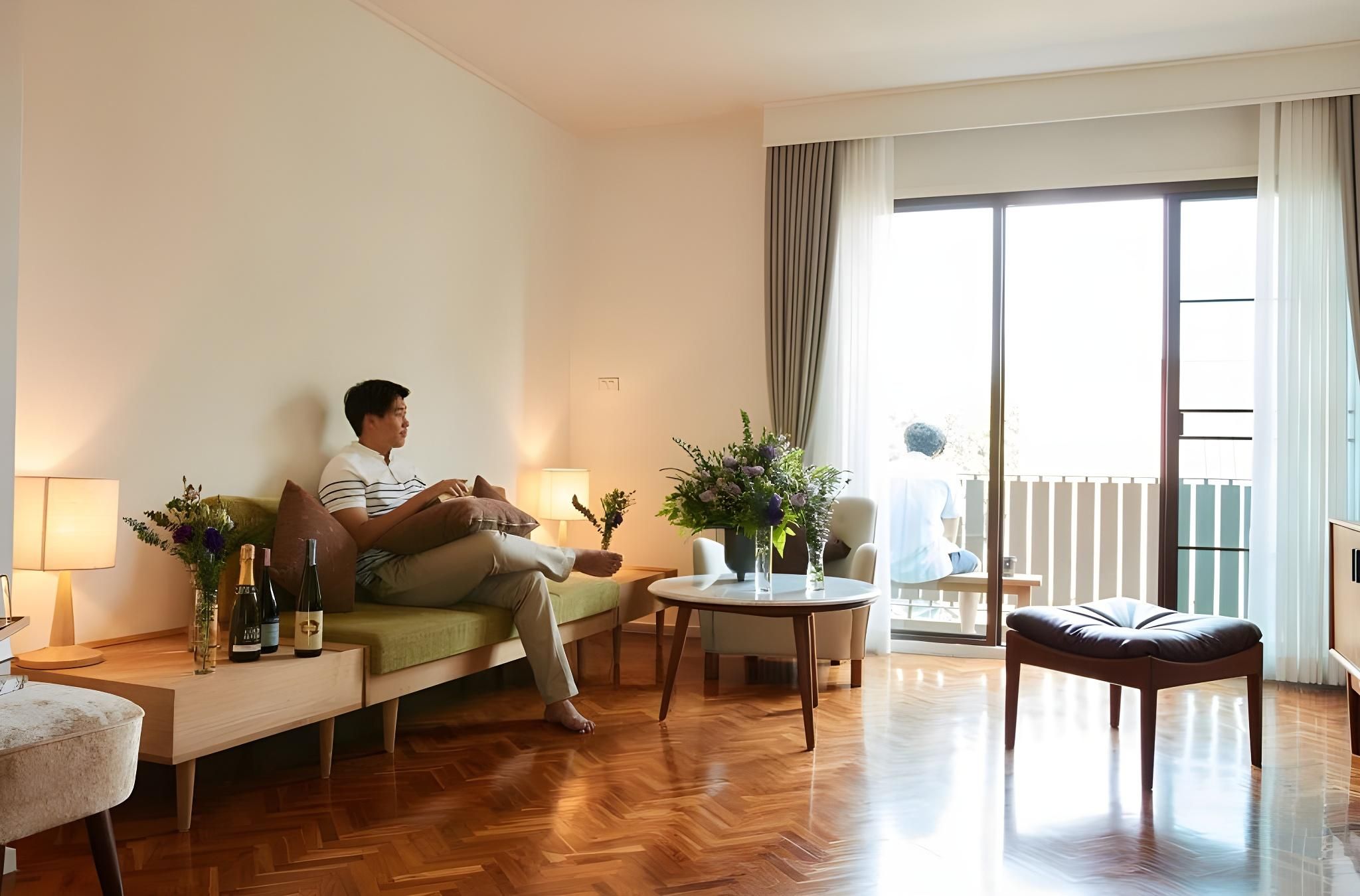 Grand Deluxe Family Room