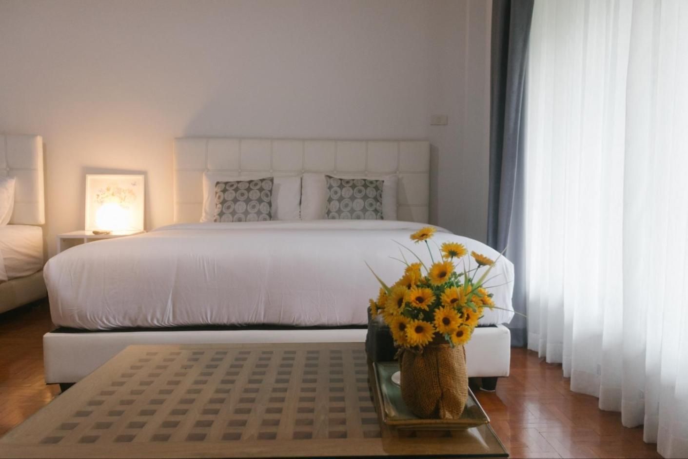 Three-Bedroom Apartment with Balcony