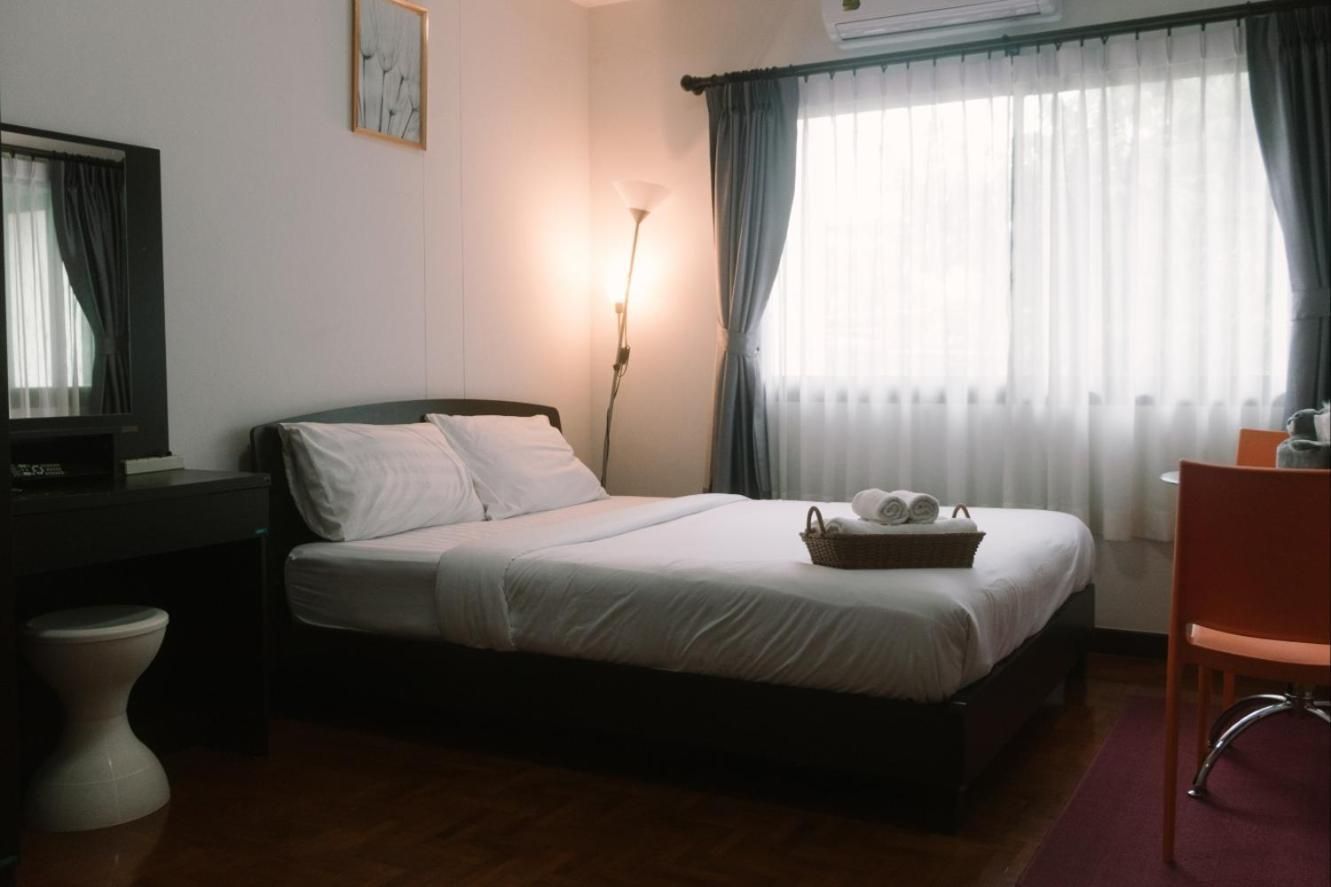 Queen Room with Shared Bathroom