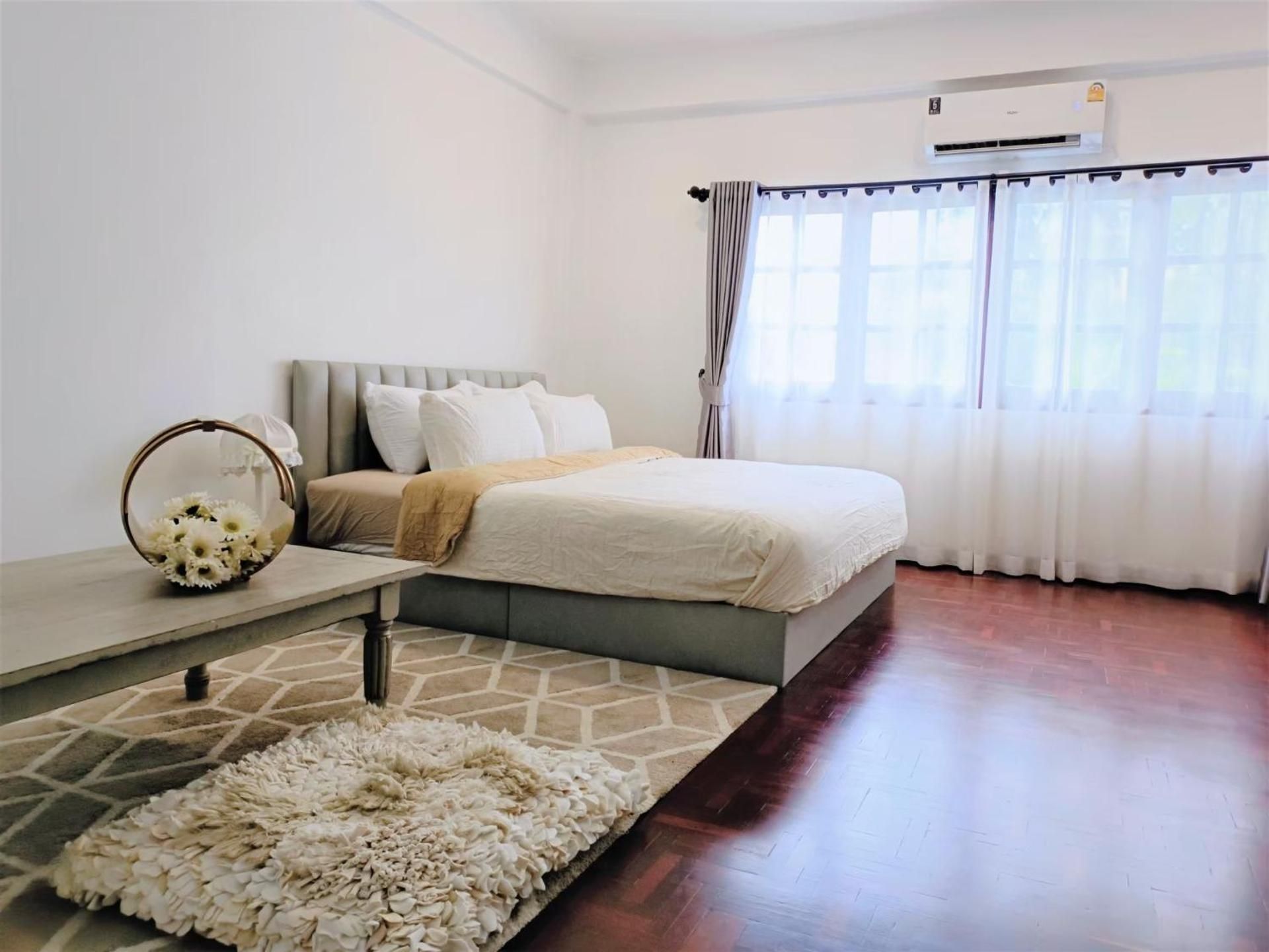Quadruple Room with Private Bathroom