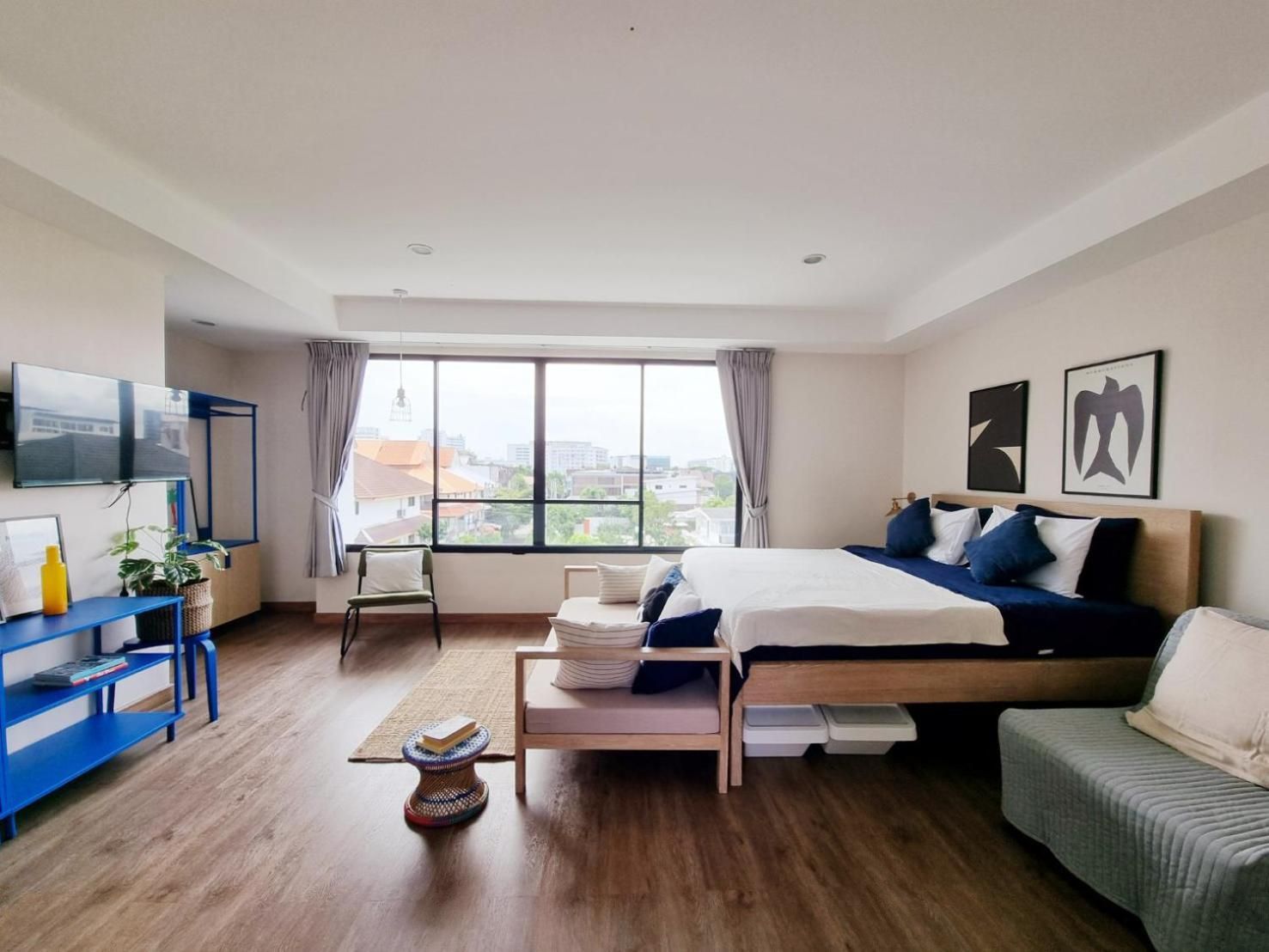 Apartment with Garden View