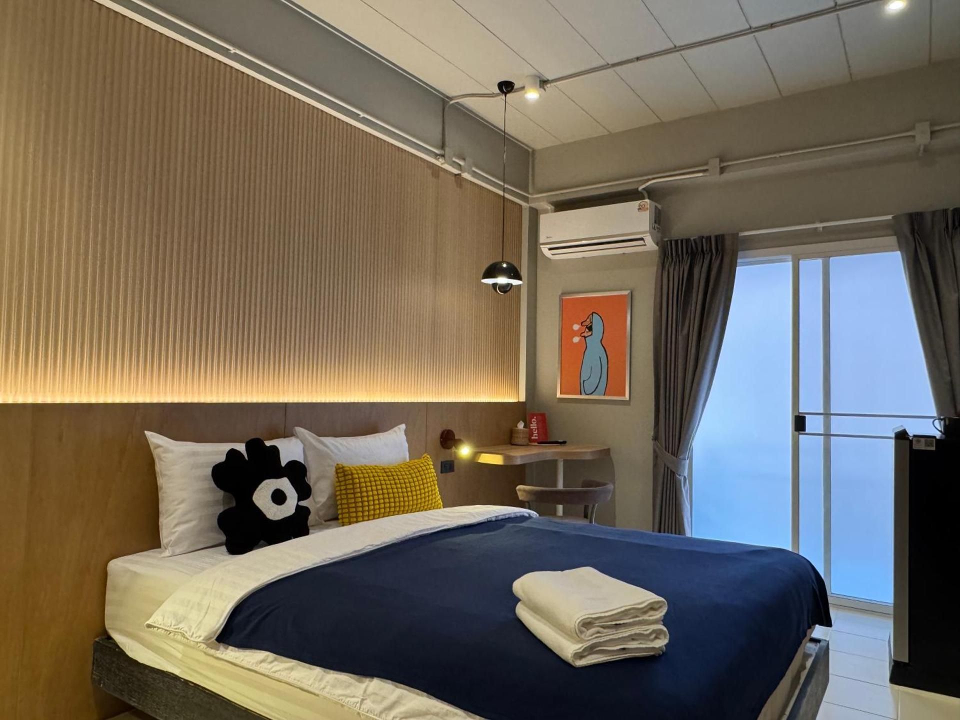 DELUXE APARTMENT