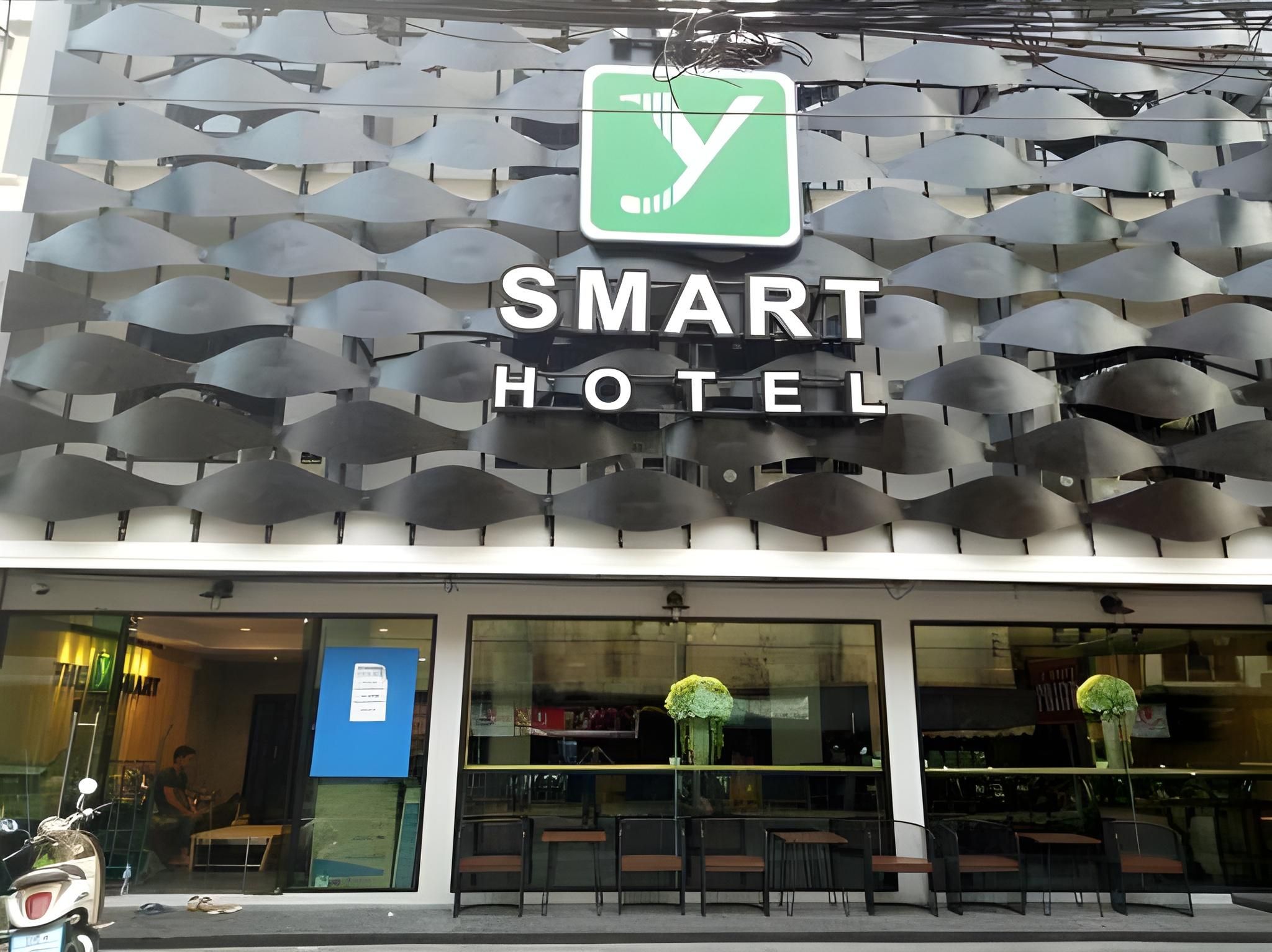 The y smart hotel