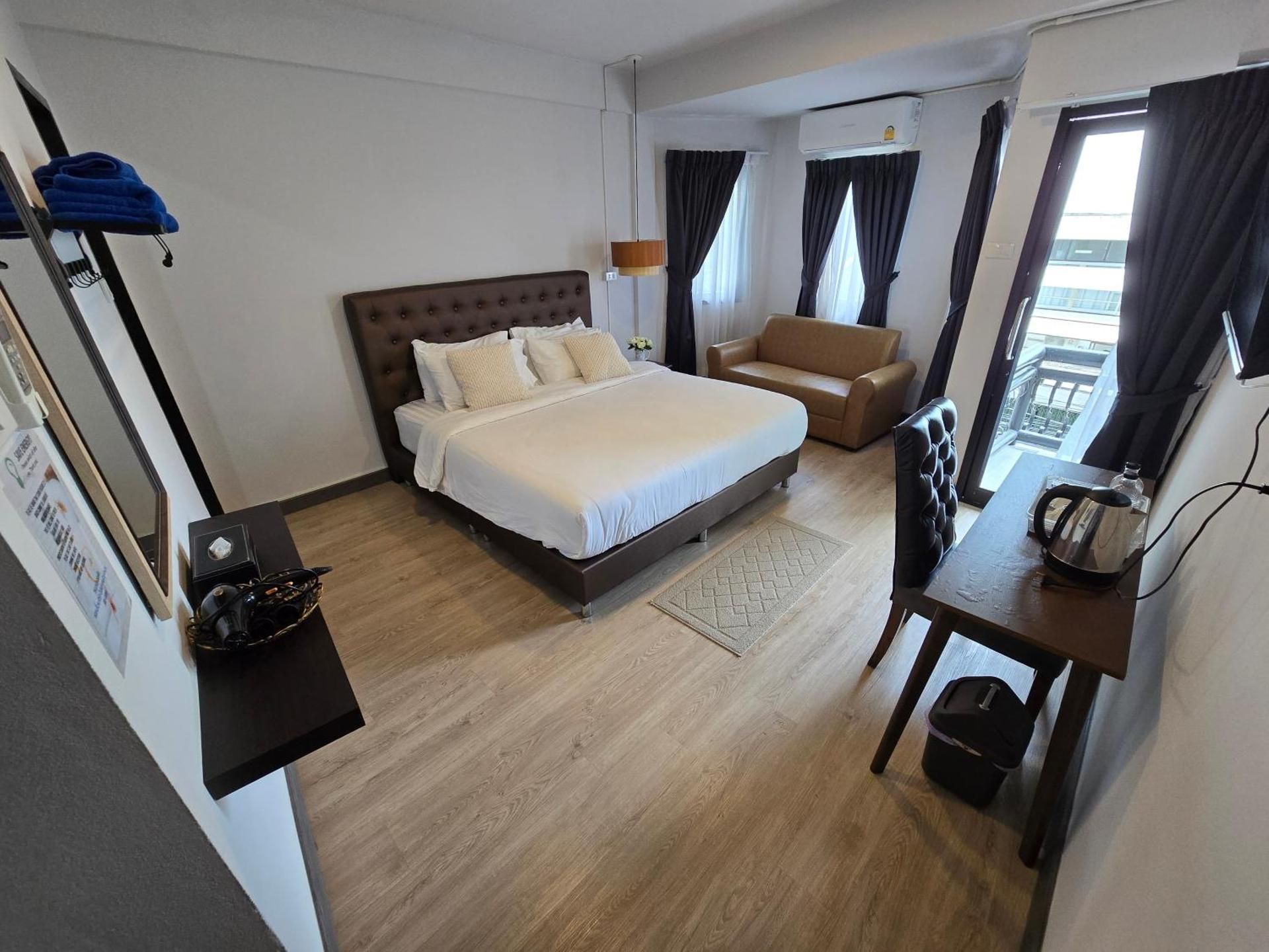Apartment with Balcony