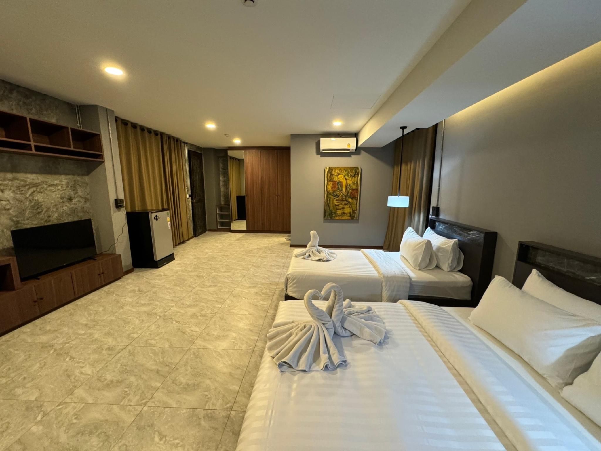 Triple Suite