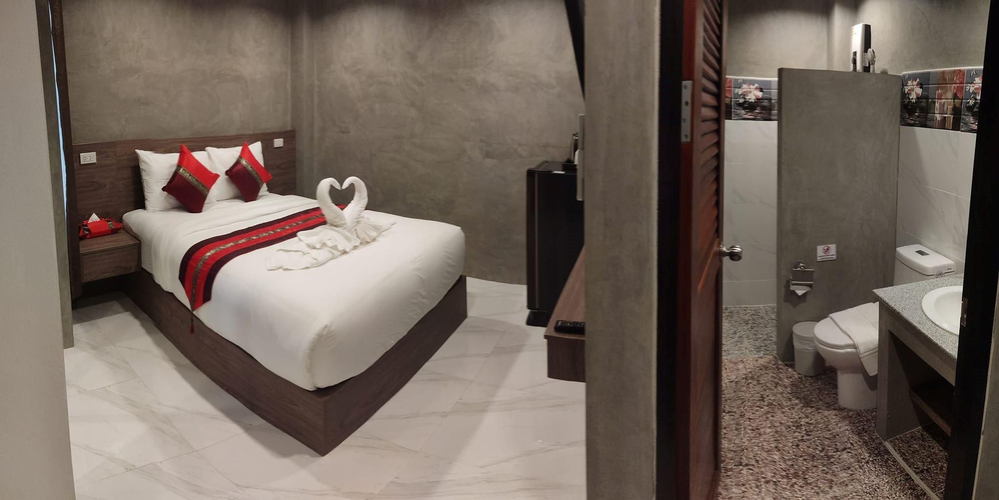 Superior Room with Private Bathroom