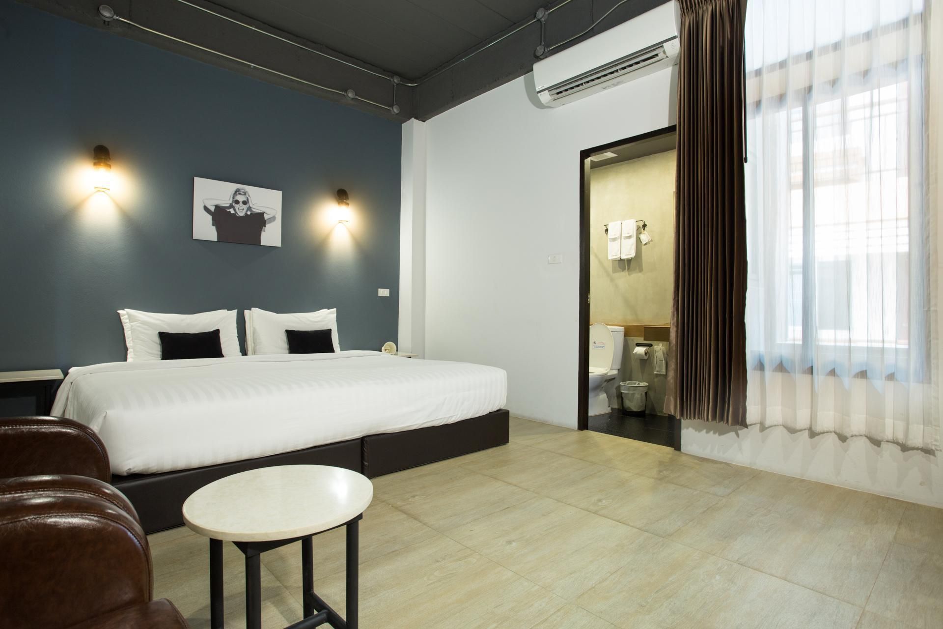 Deluxe King Bed