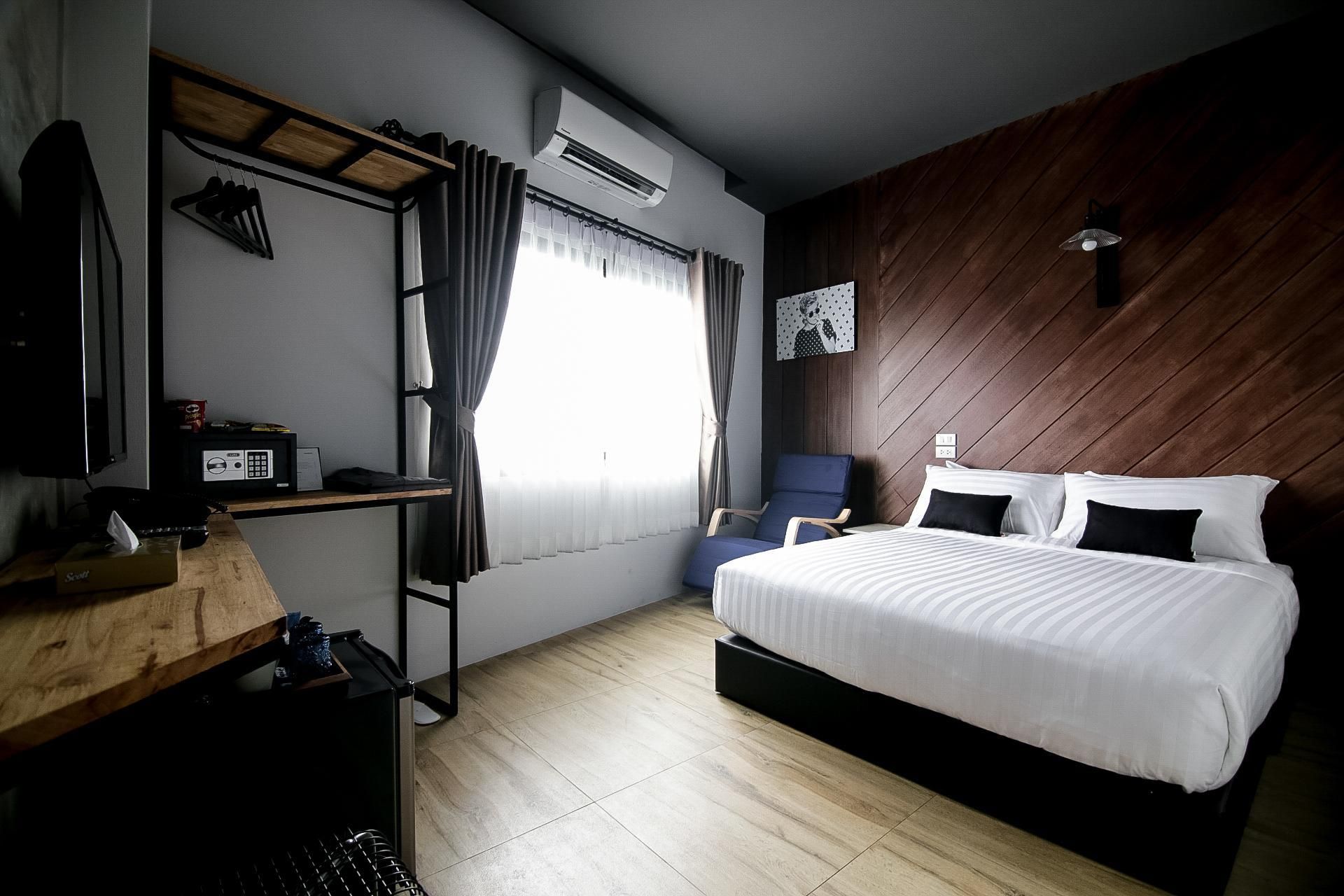 Standard Queen Bed