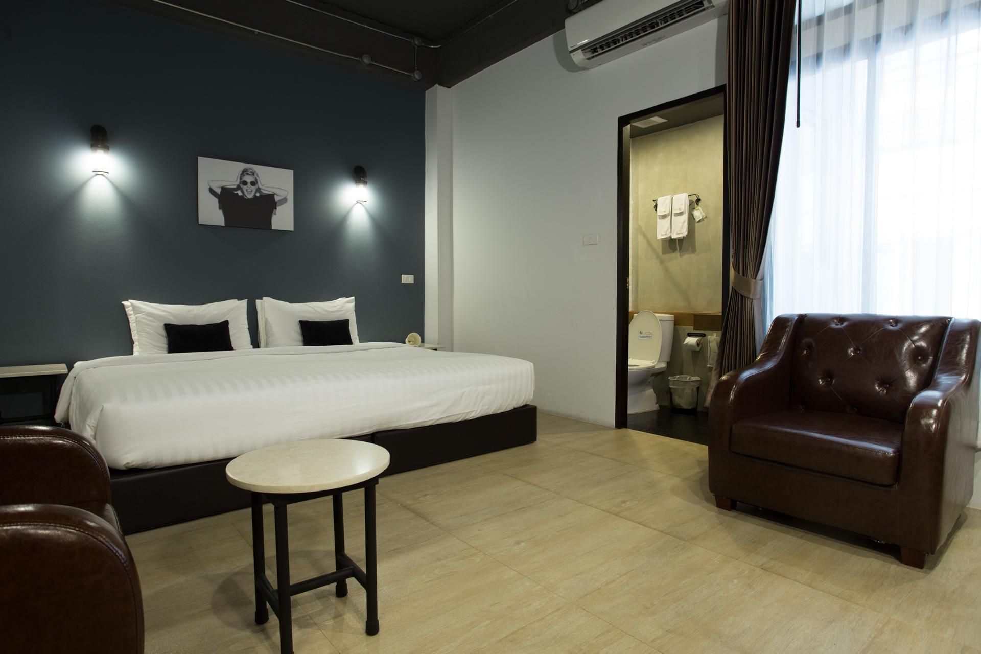 Deluxe King Bed