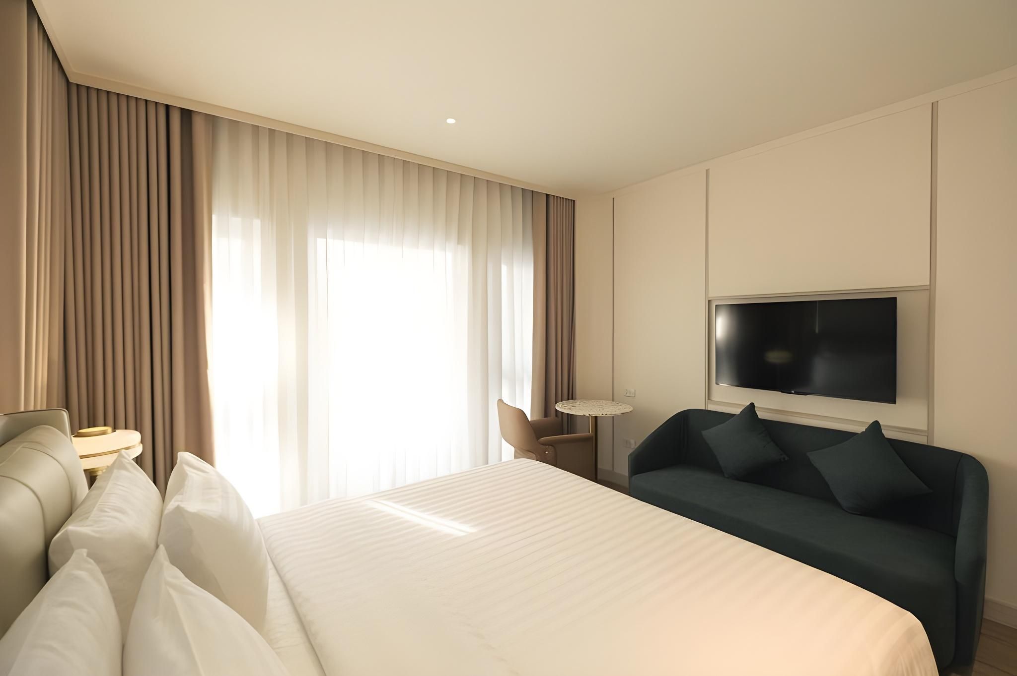 Deluxe Queen Room